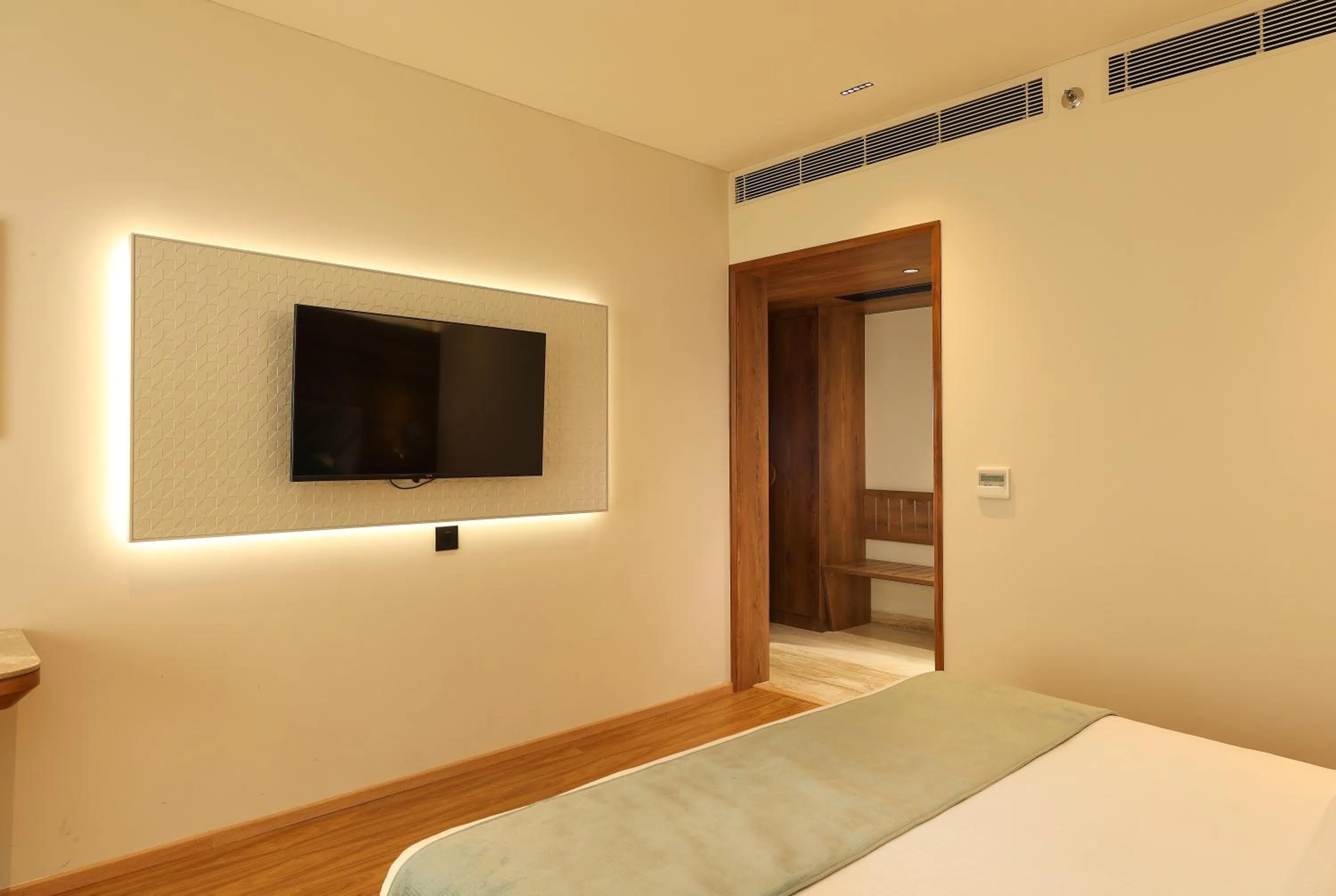TV and multimedia, Bed in Indus Biznotel