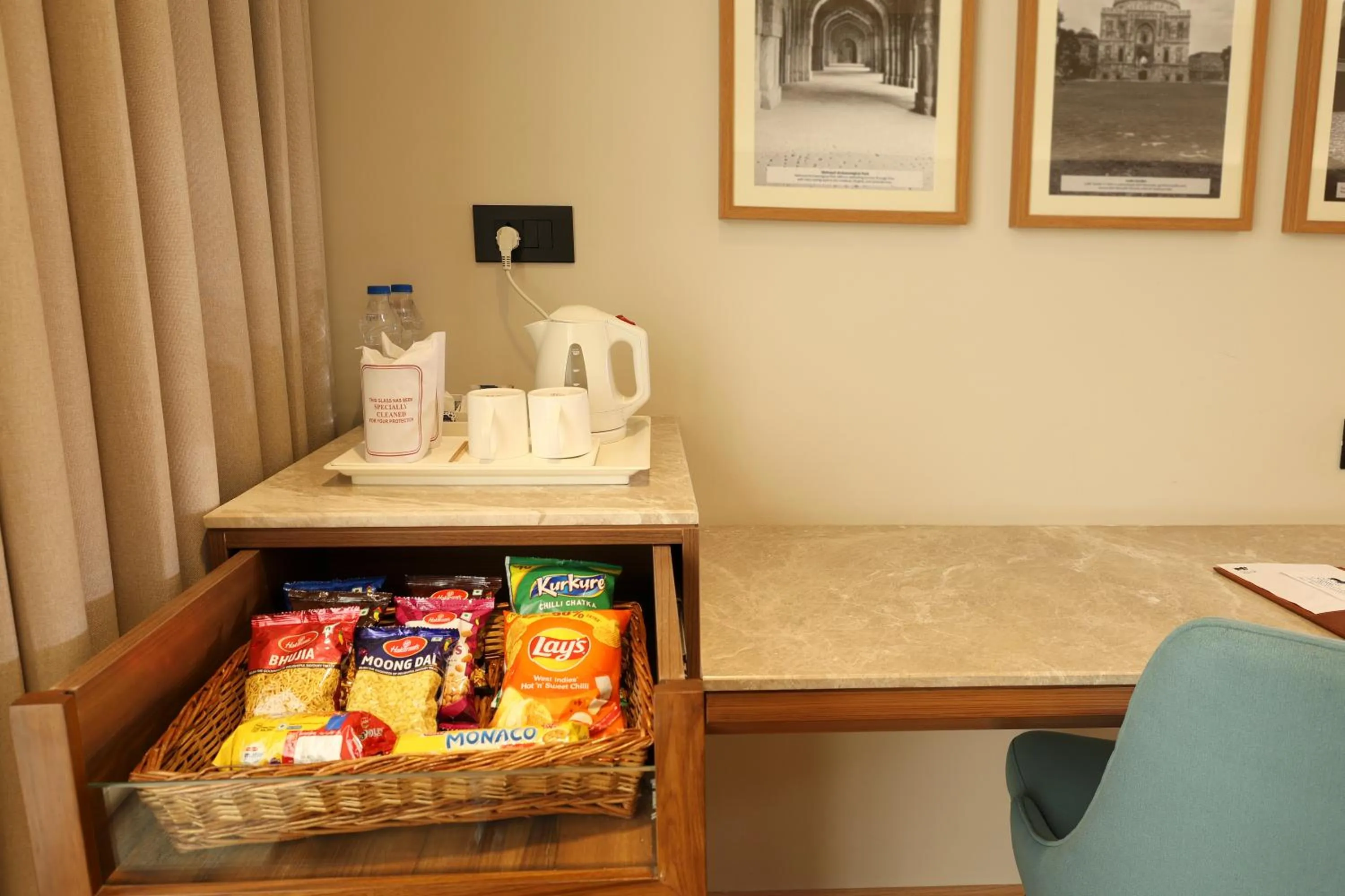 Coffee/tea facilities in Indus Biznotel