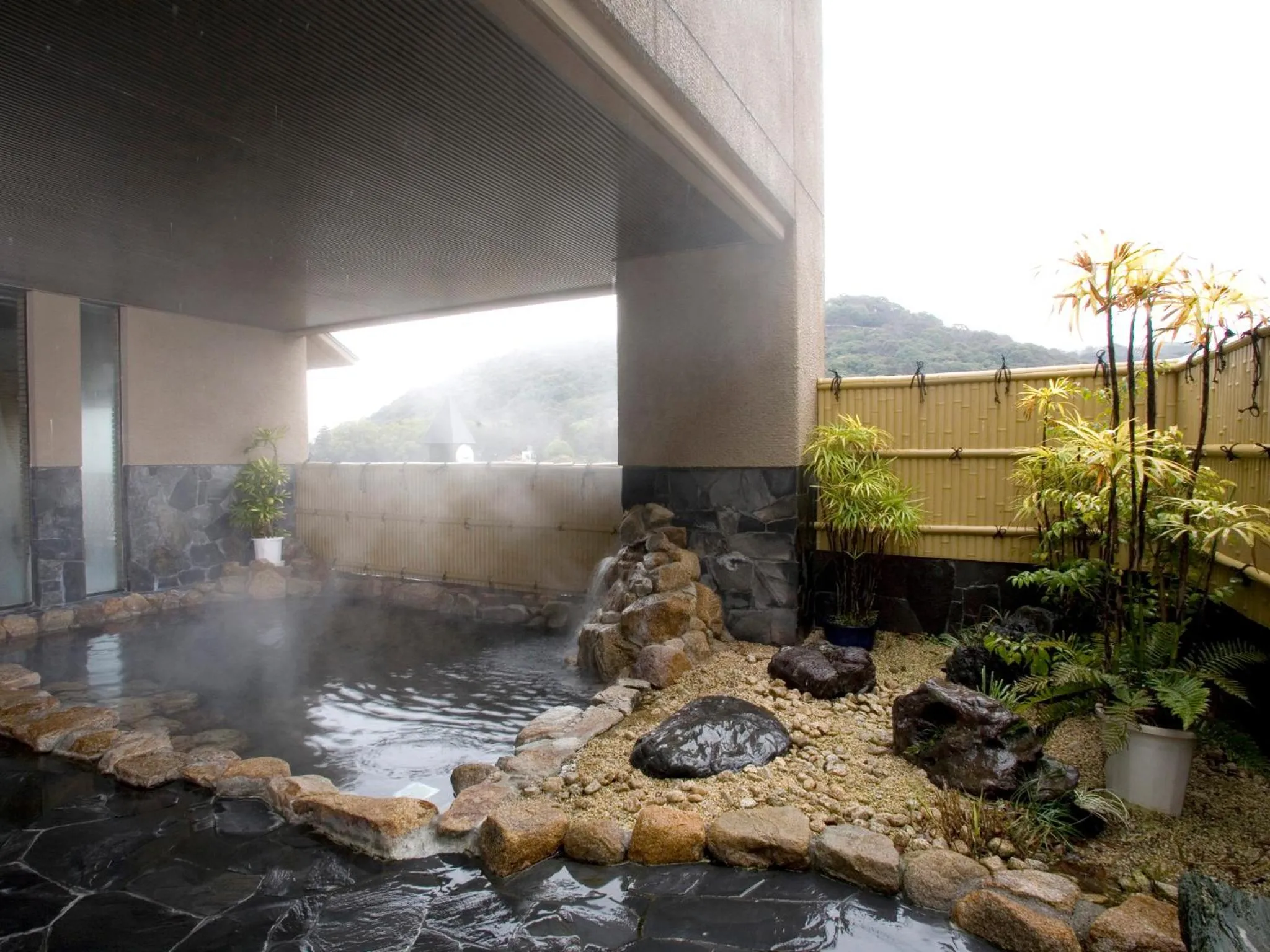 Hot Spring Bath in Sansuien