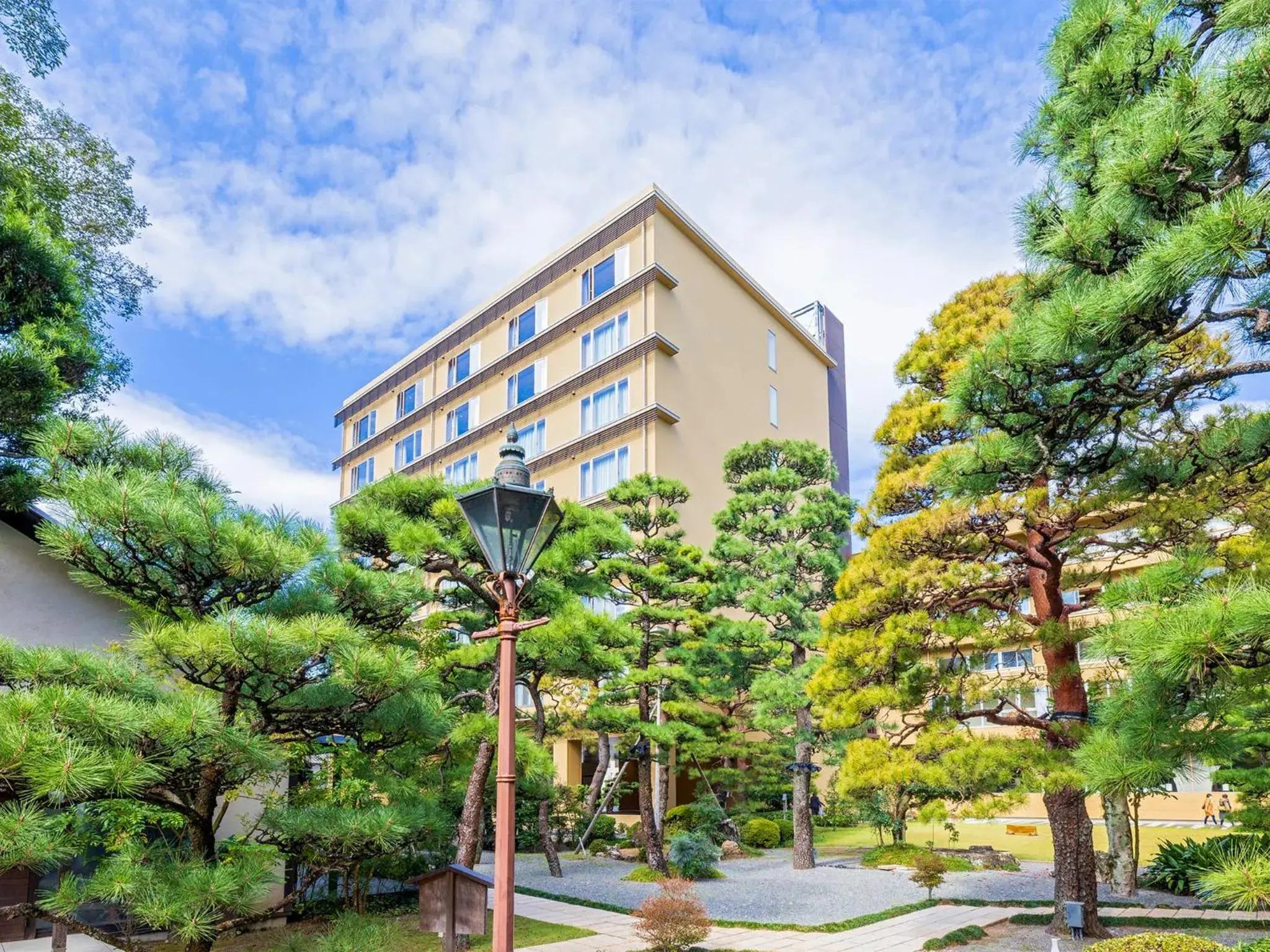 Property building in Sansuien Property building in Sansuien