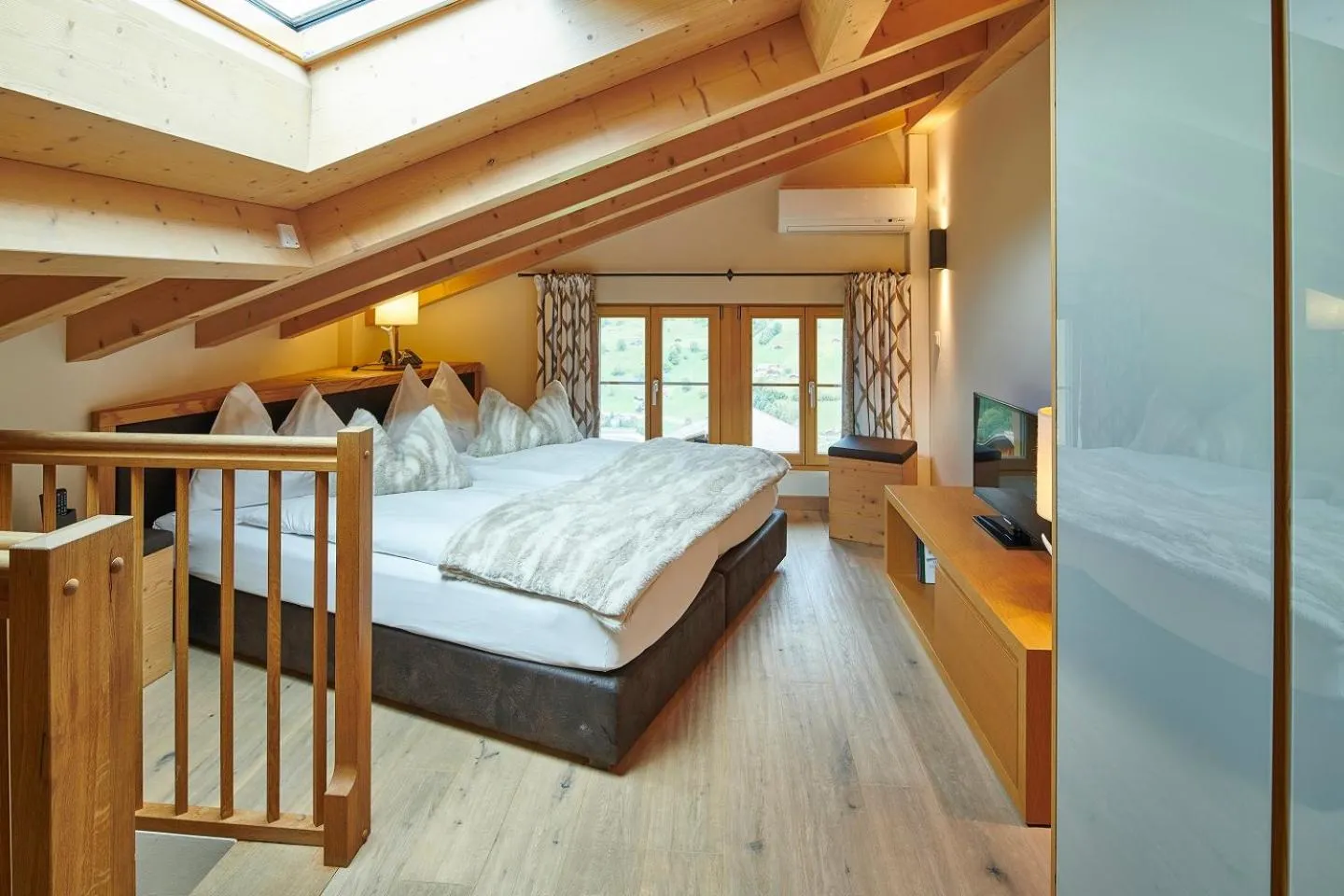 Bedroom, Bed in Aspen Alpine Lifestyle Hotel