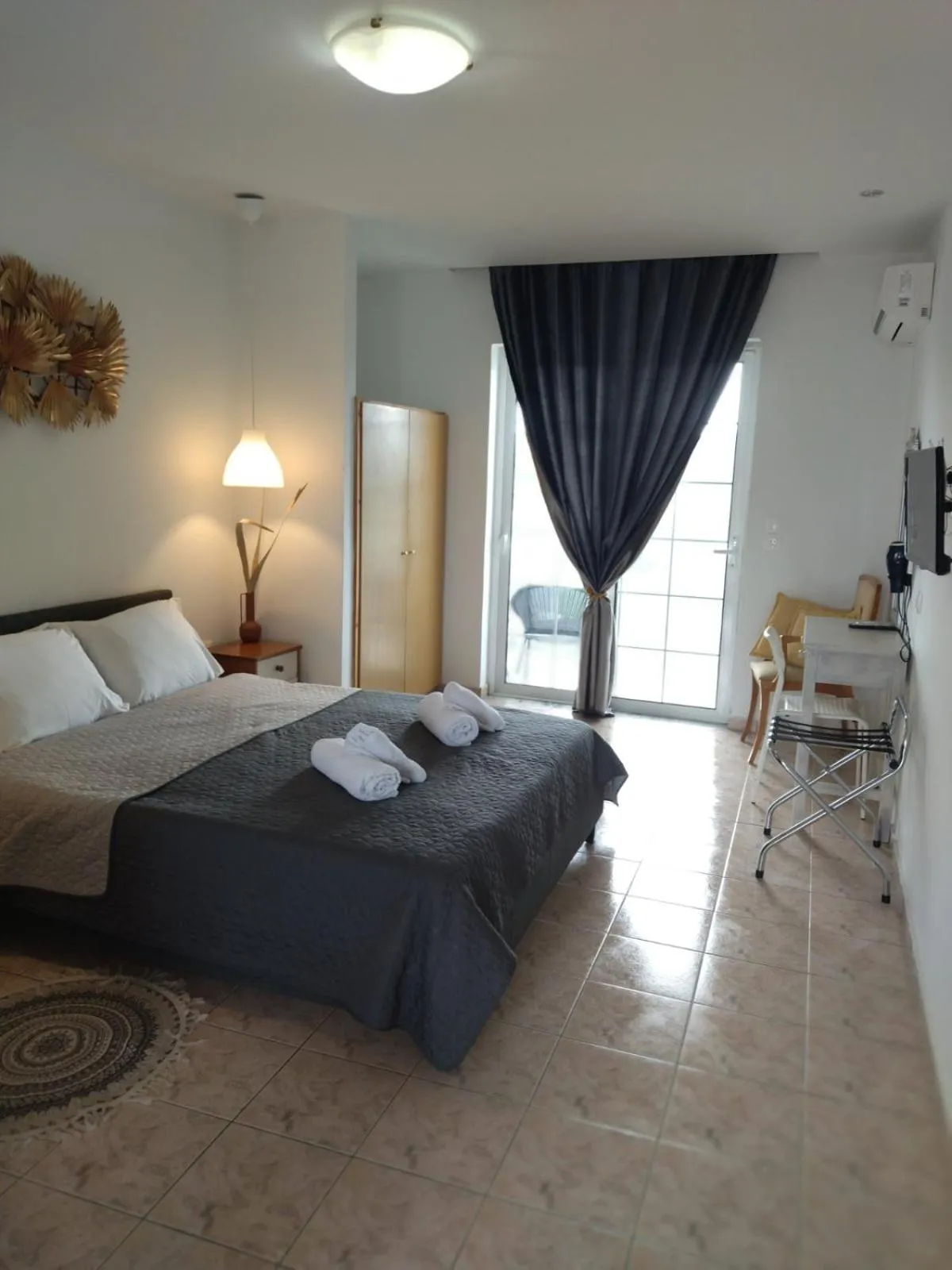 Bed in Kampus Living Luxury Complex
