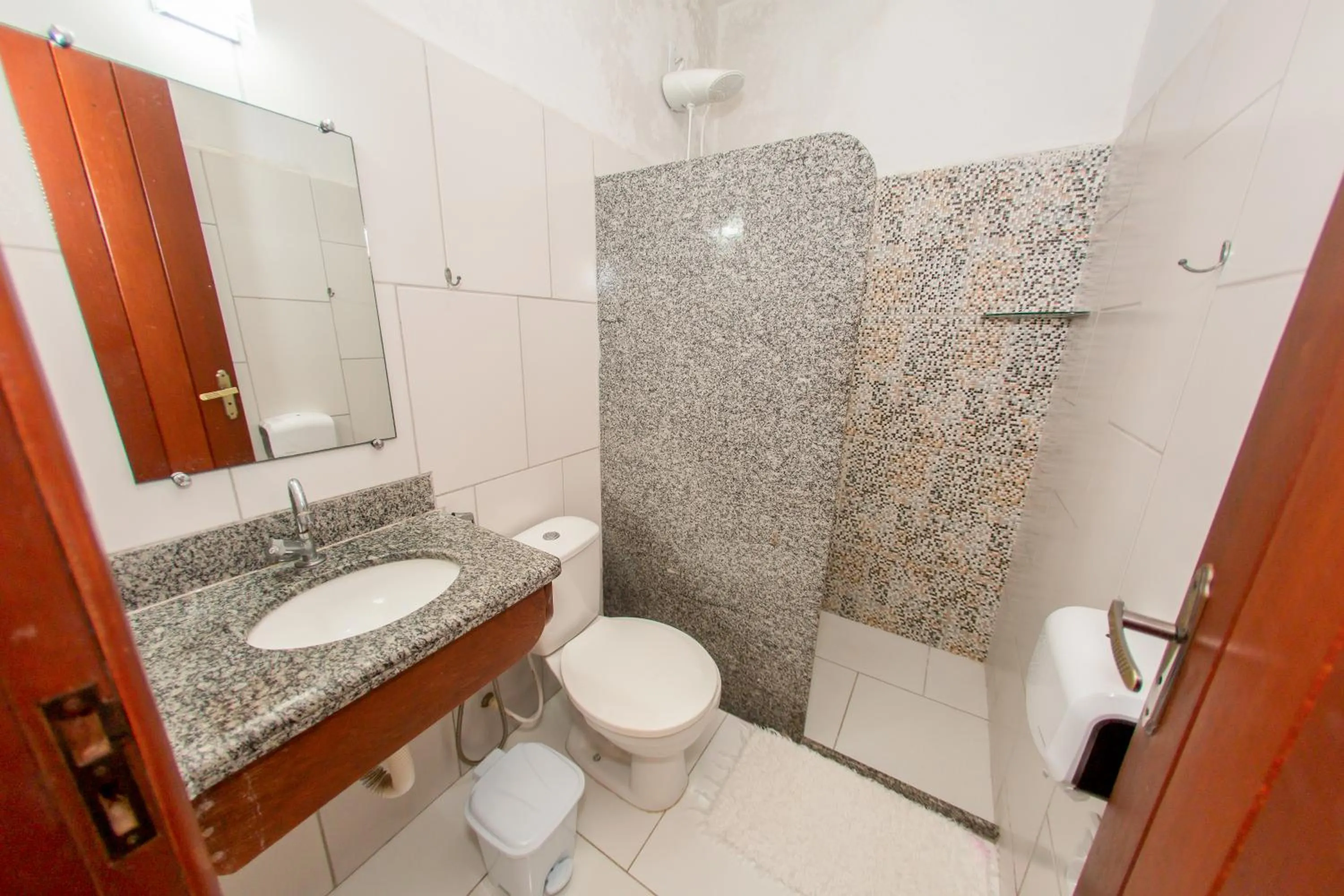 Shower in Pousada Flor do Arraial