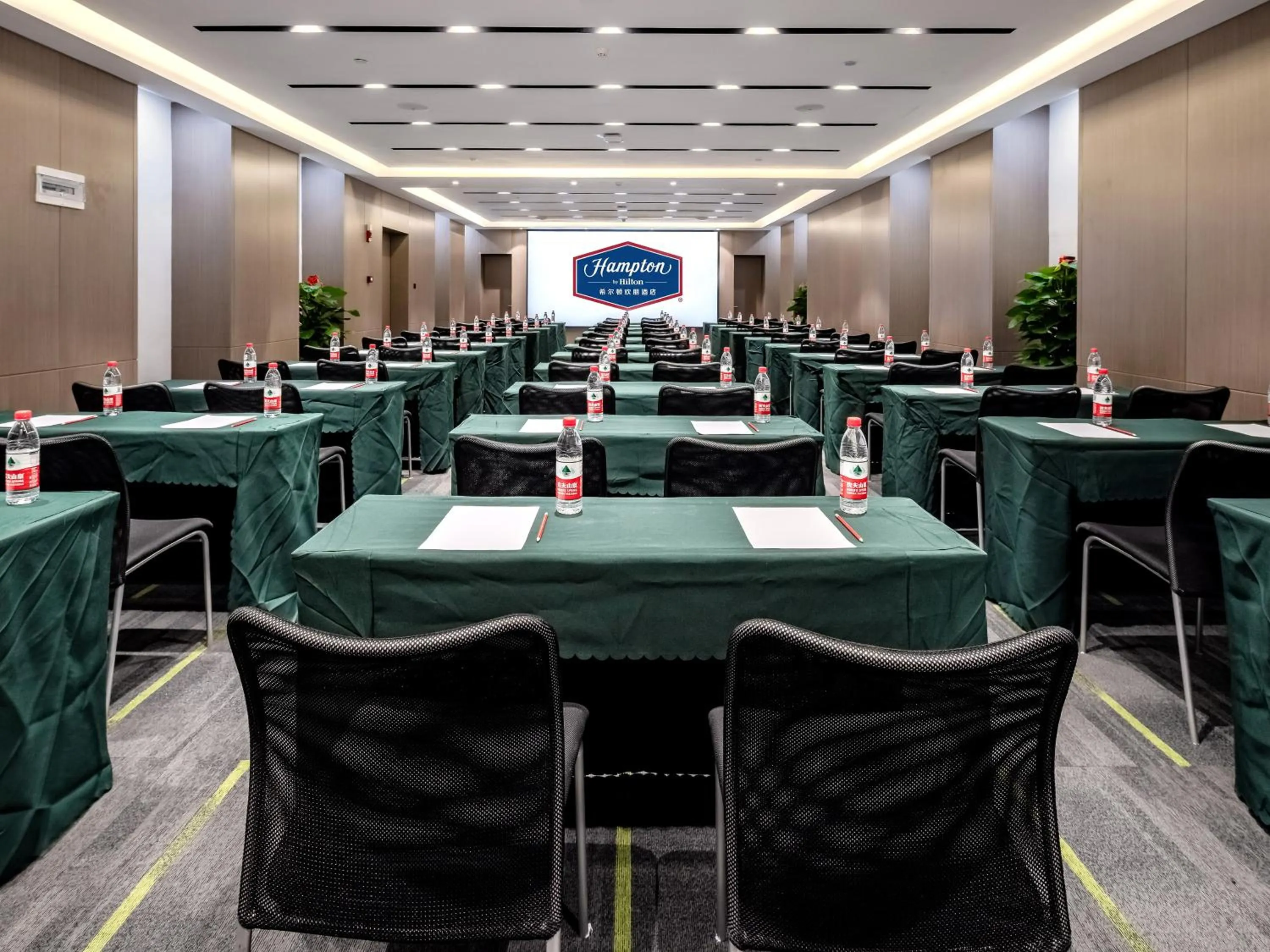 Meeting/conference room in Hampton by Hilton Nanning Wuxiang