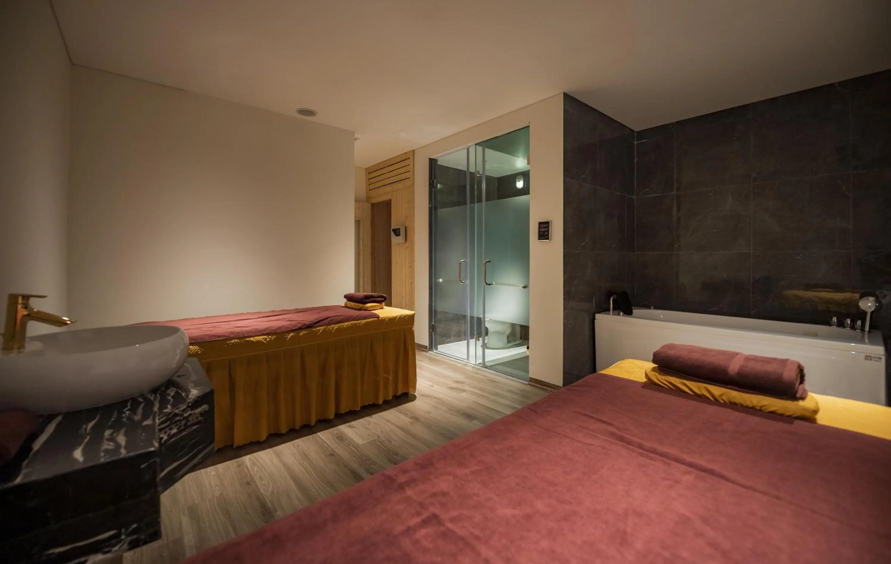 Spa and wellness centre/facilities, Bed in Dolce by Wyndham Hanoi Golden Lake