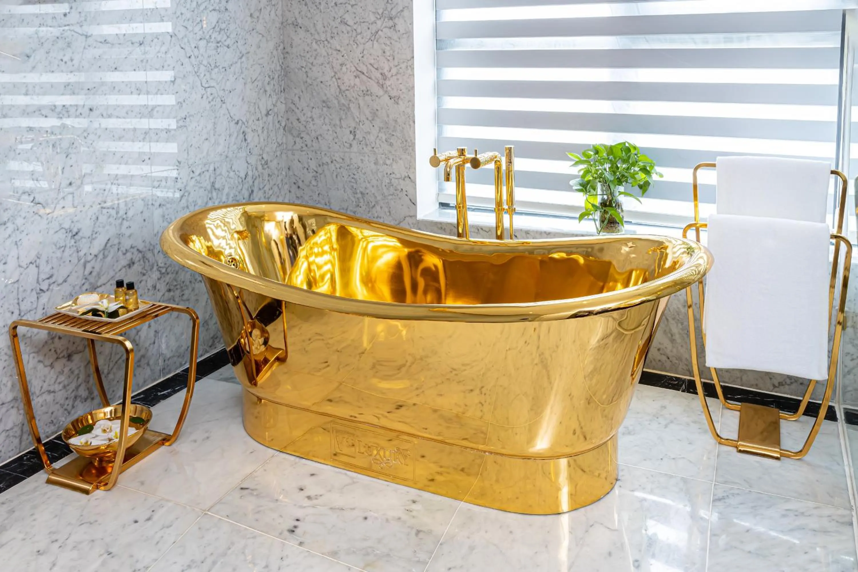 Bath in Dolce by Wyndham Hanoi Golden Lake