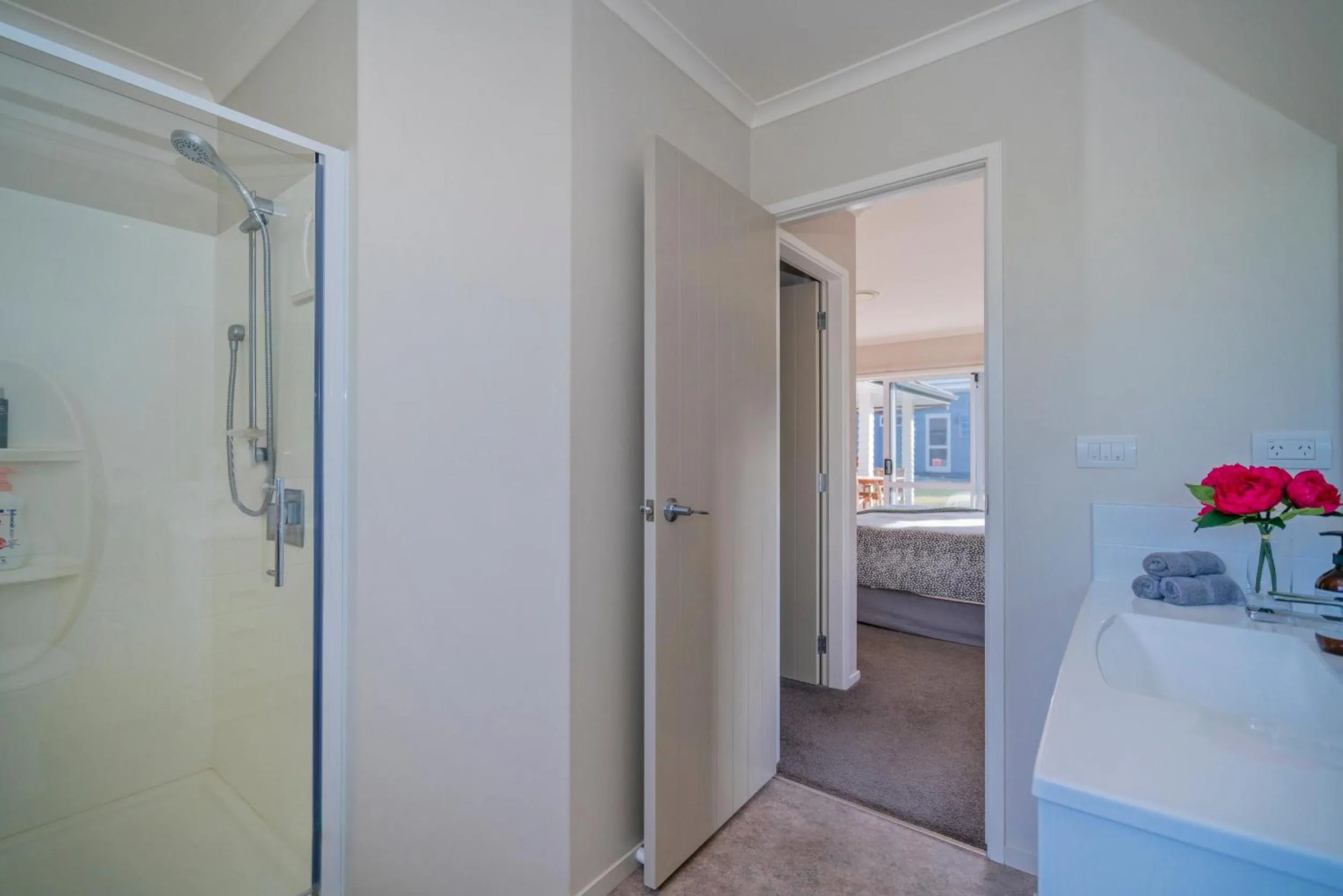 Shower in Hahei Haven - Hahei Holiday Home