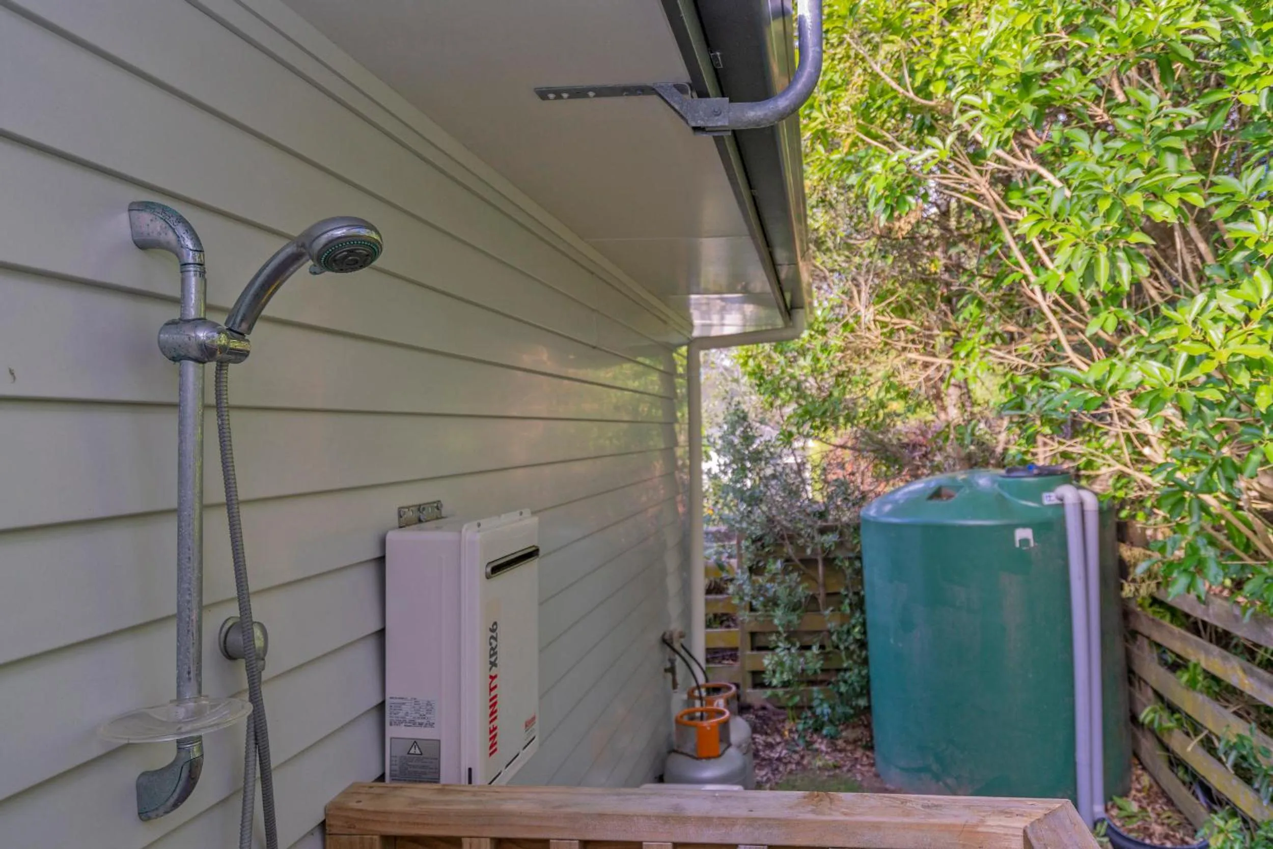 Shower in Hahei Haven - Hahei Holiday Home