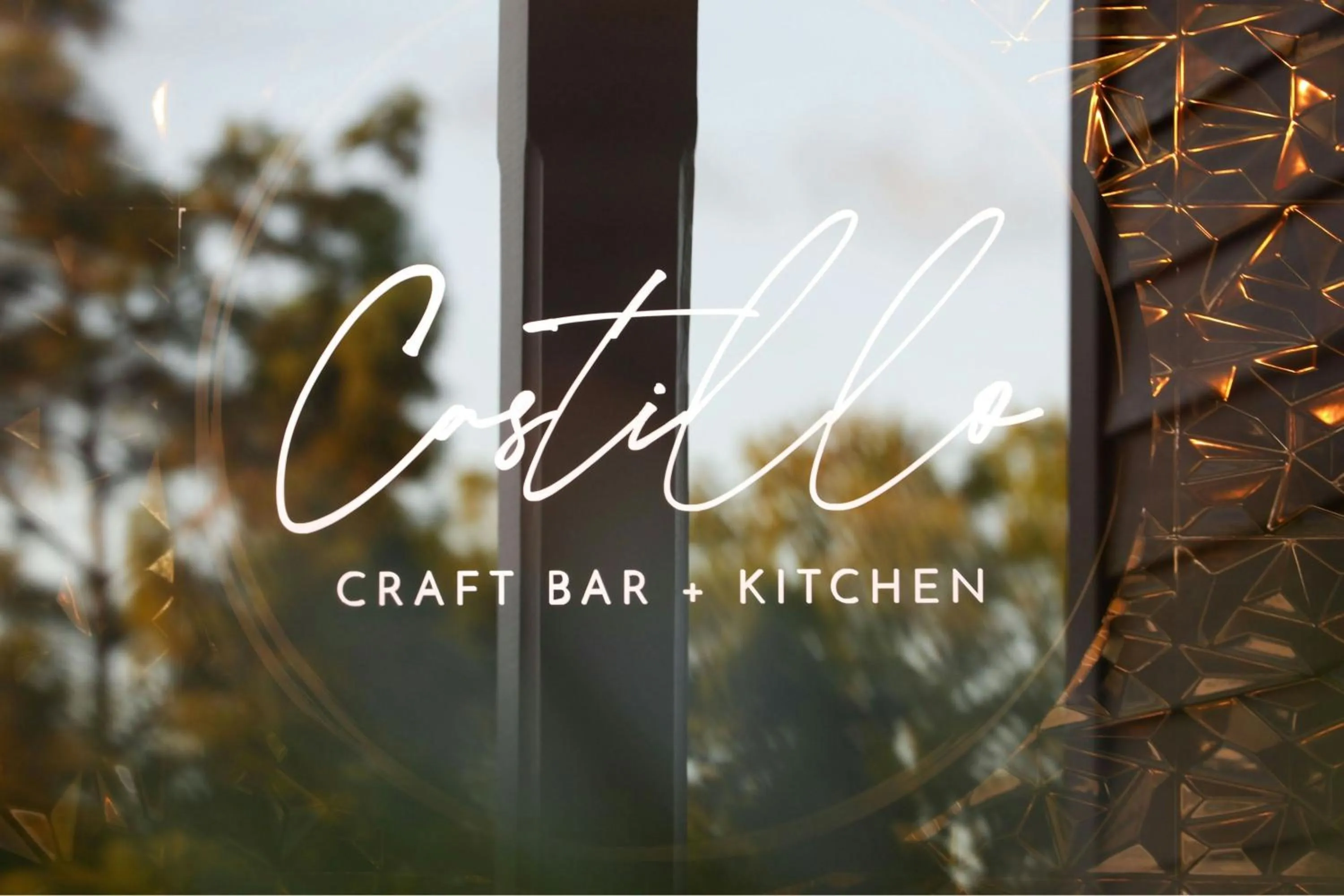 Lounge or bar in Renaissance St. Augustine Historic Downtown Hotel