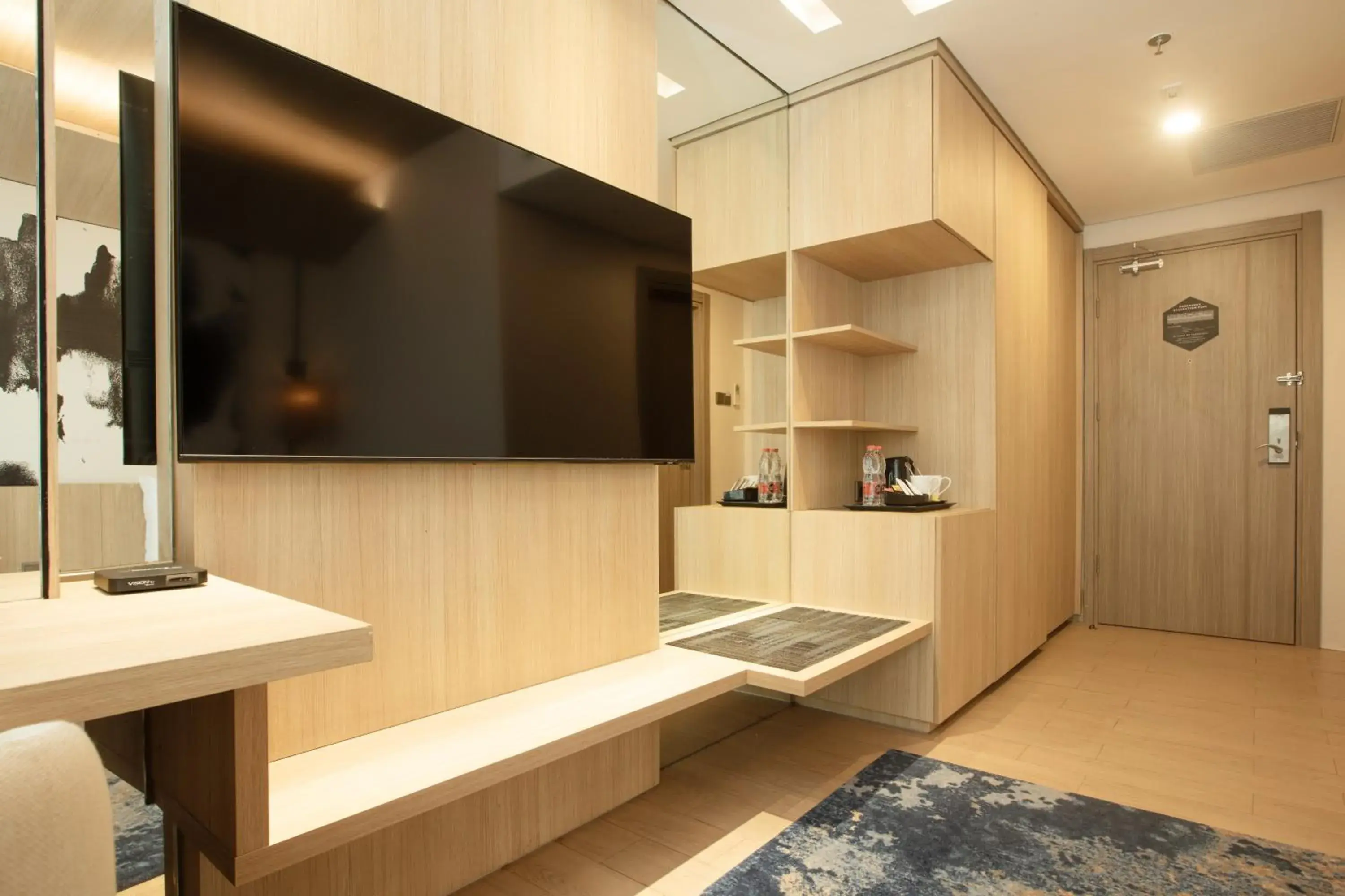Deluxe Twin with Bathtub in Louis Kienne Cikarang Hotel & Service Apartment Deluxe Twin with Bathtub in Louis Kienne Cikarang Hotel & Service Apartment