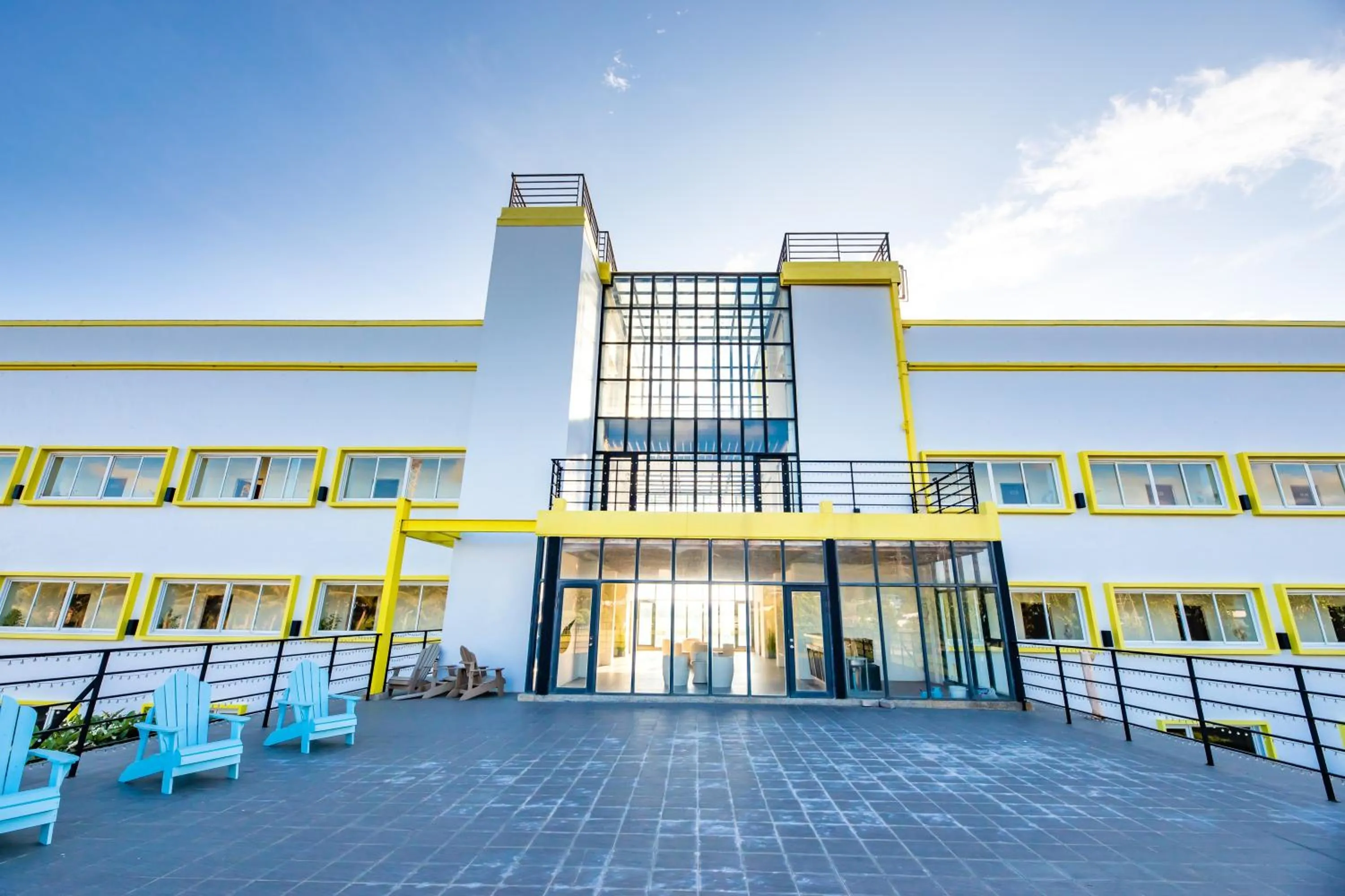 Property building in Lovestar Lakeside Hotel - Starlight Building