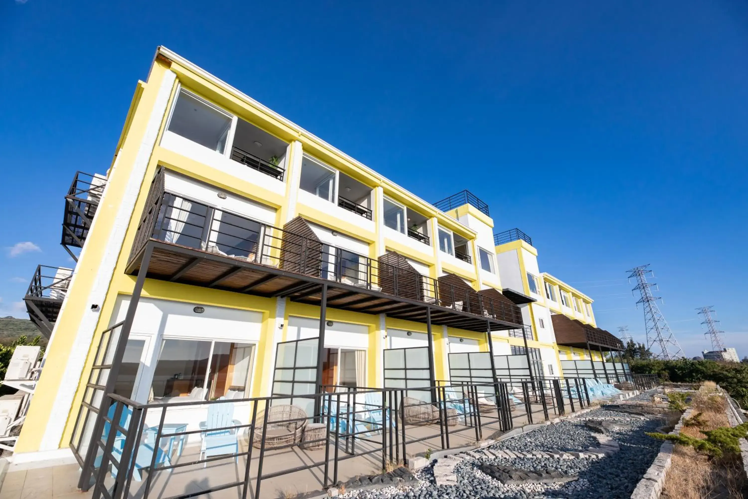 Property building in Lovestar Lakeside Hotel - Starlight Building Property building in Lovestar Lakeside Hotel - Starlight Building