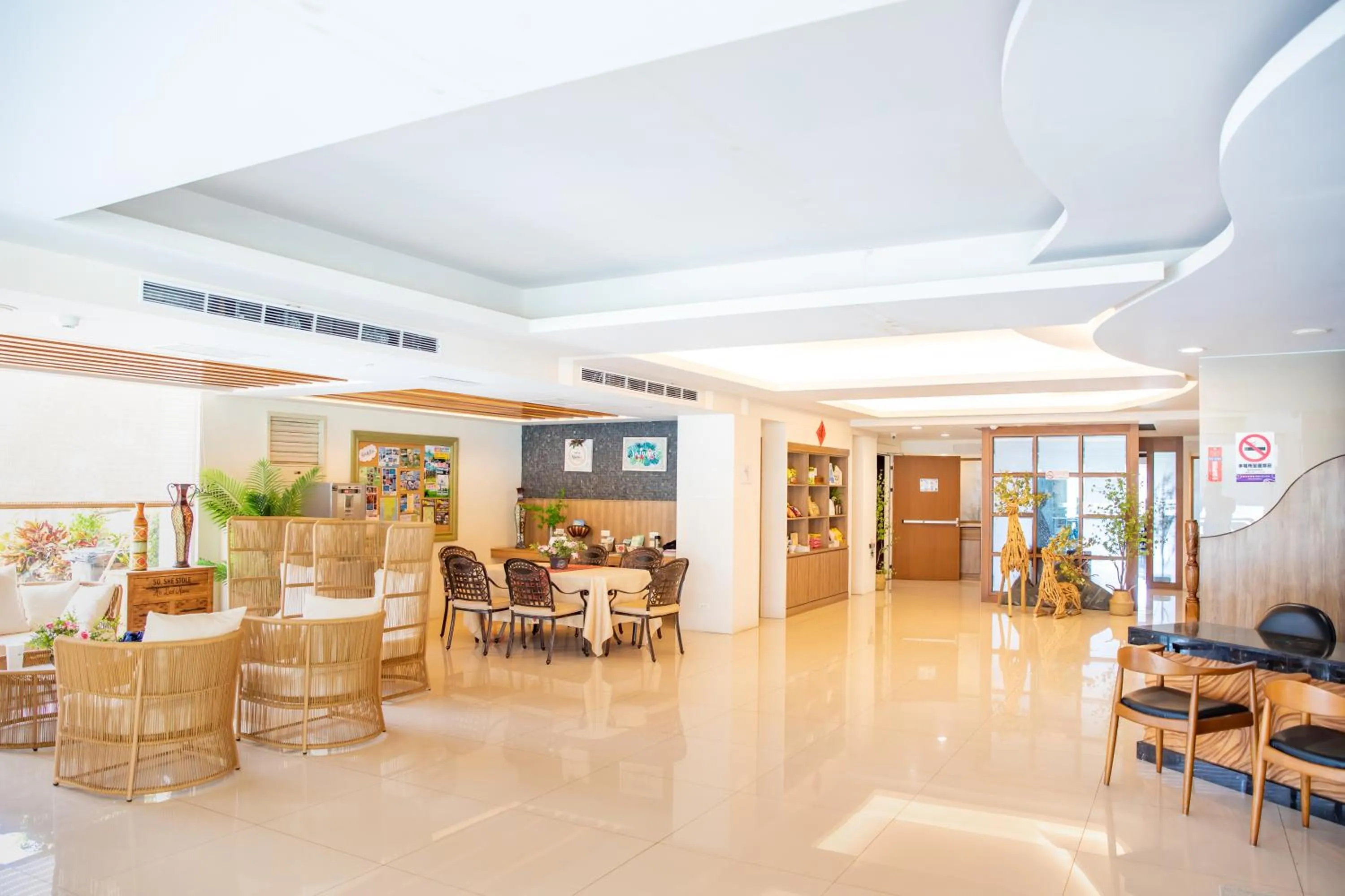 Lobby or reception in Lovestar Lakeside Hotel - Starlight Building
