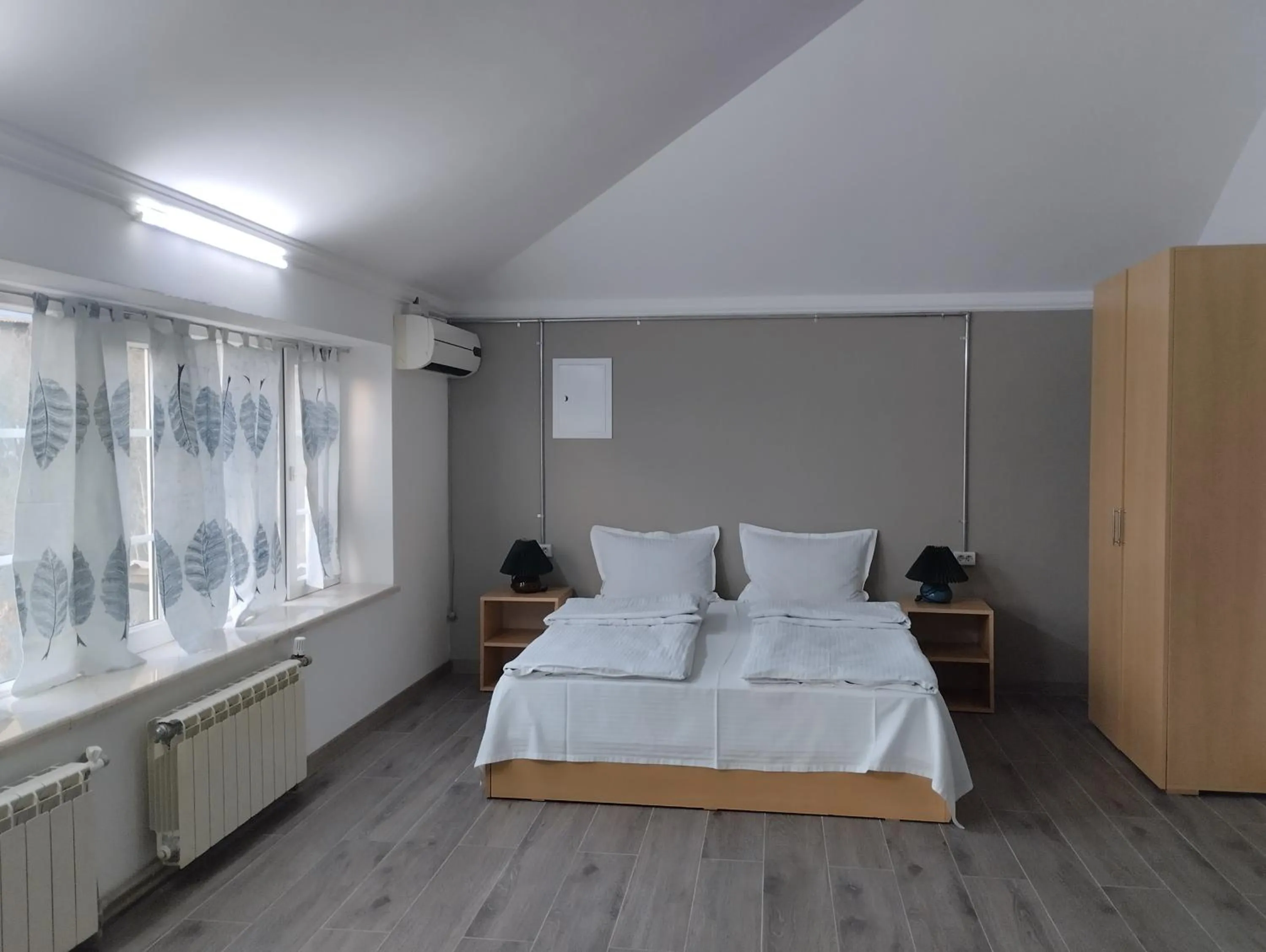 Photo of the whole room, Bed in JR's House