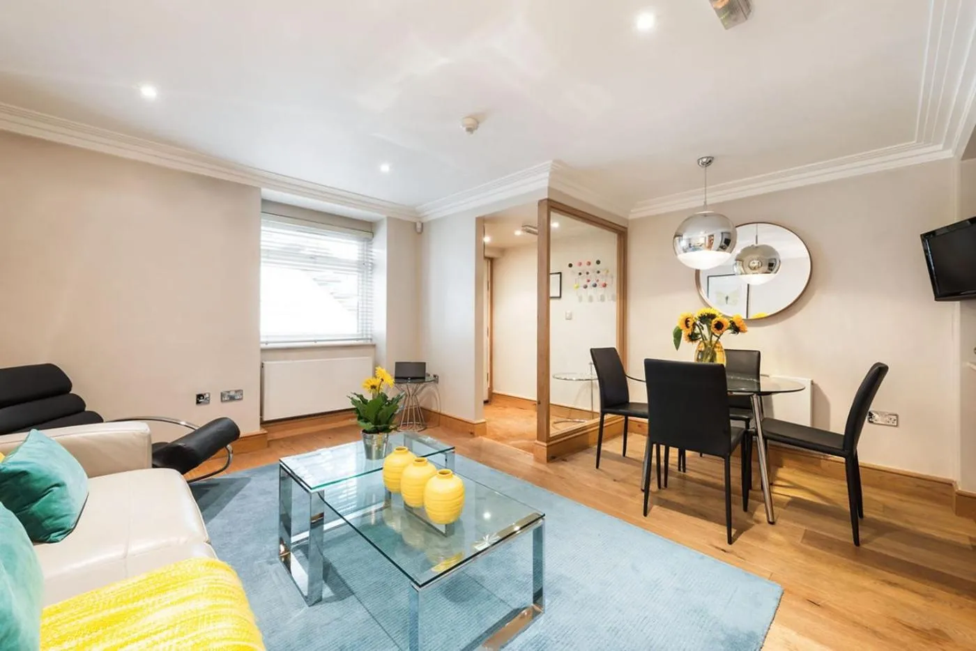 TV and multimedia in Marylebone - Crawford Street by Viridian Apartments
