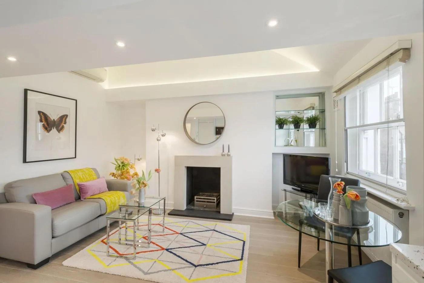 TV and multimedia in Marylebone - Crawford Street by Viridian Apartments