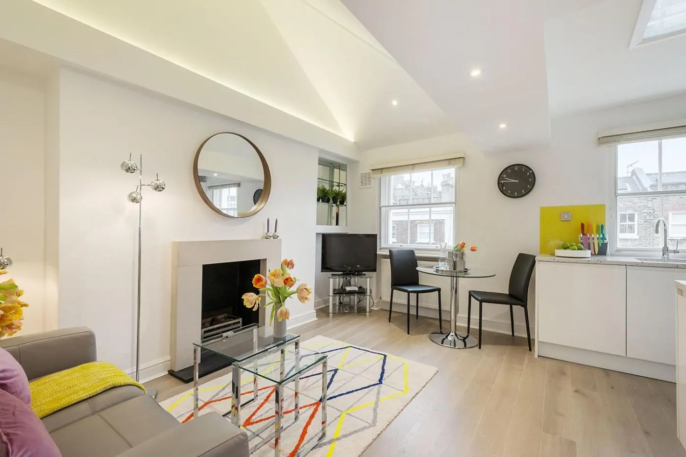 TV and multimedia in Marylebone - Crawford Street by Viridian Apartments