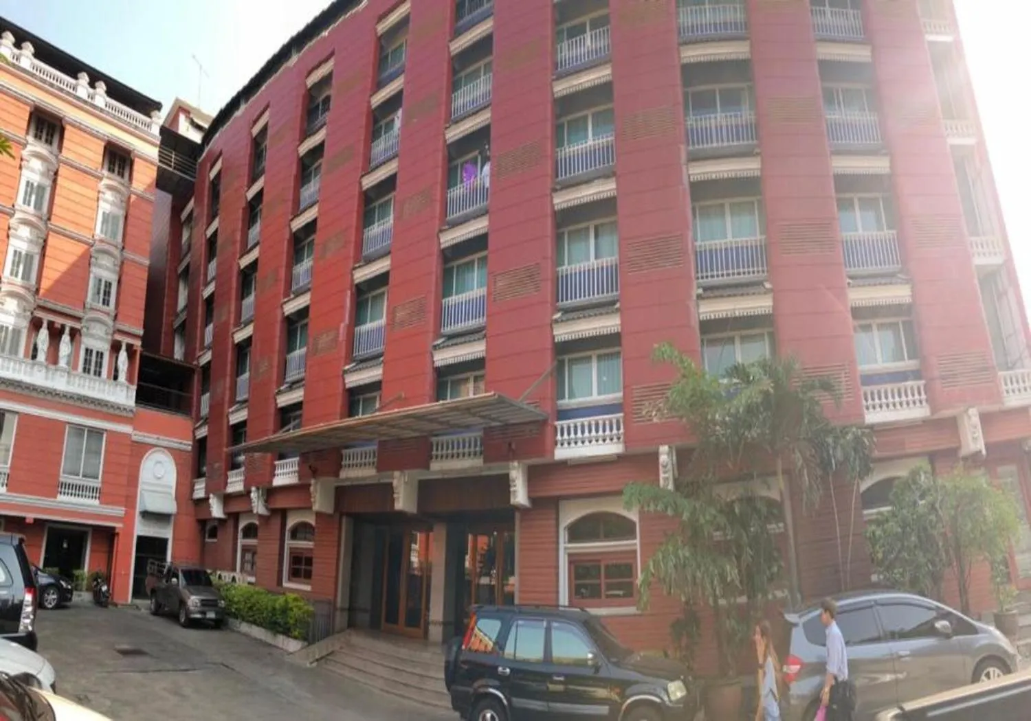 Facade/entrance in Suda Palace