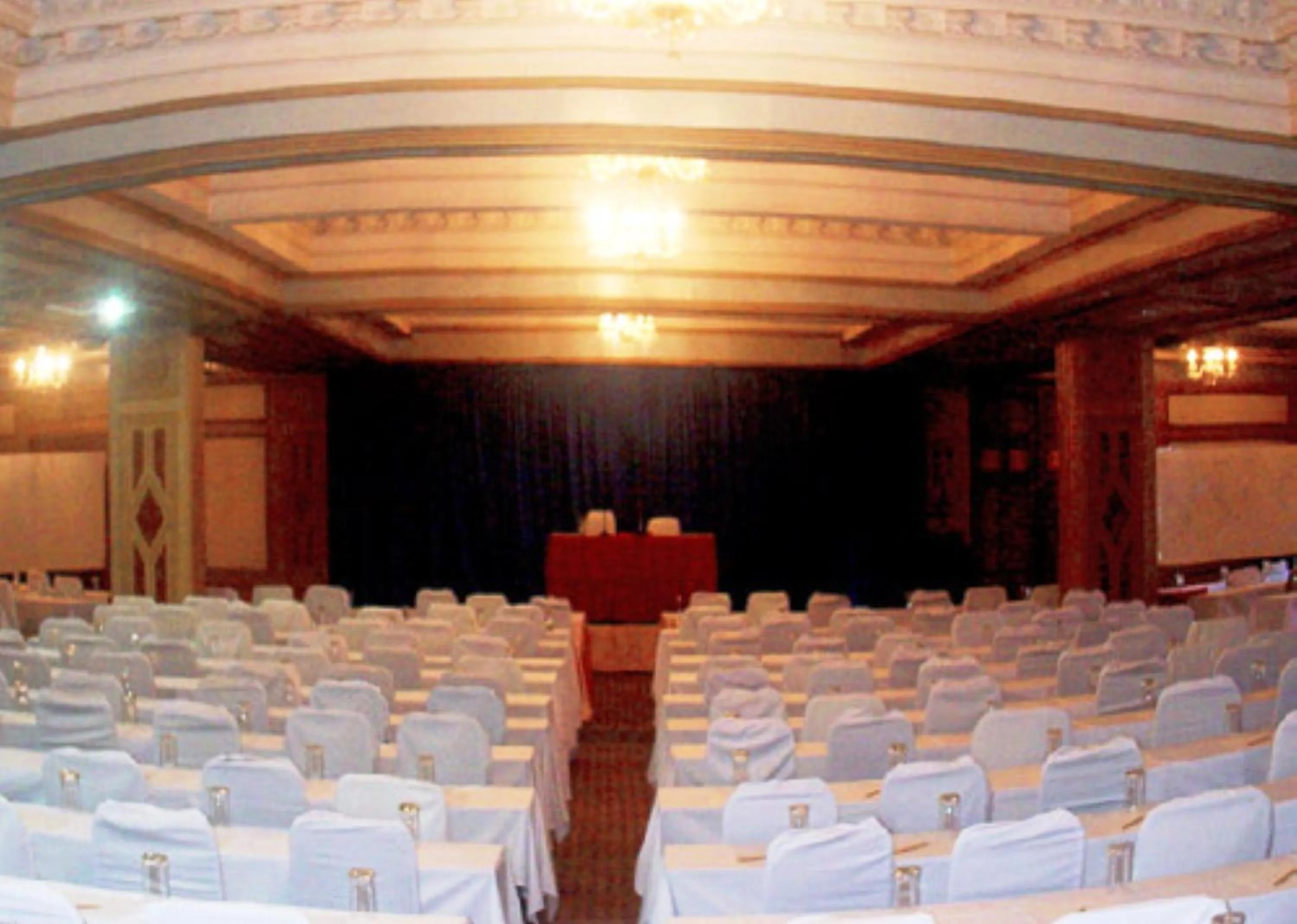 Business facilities in Suda Palace