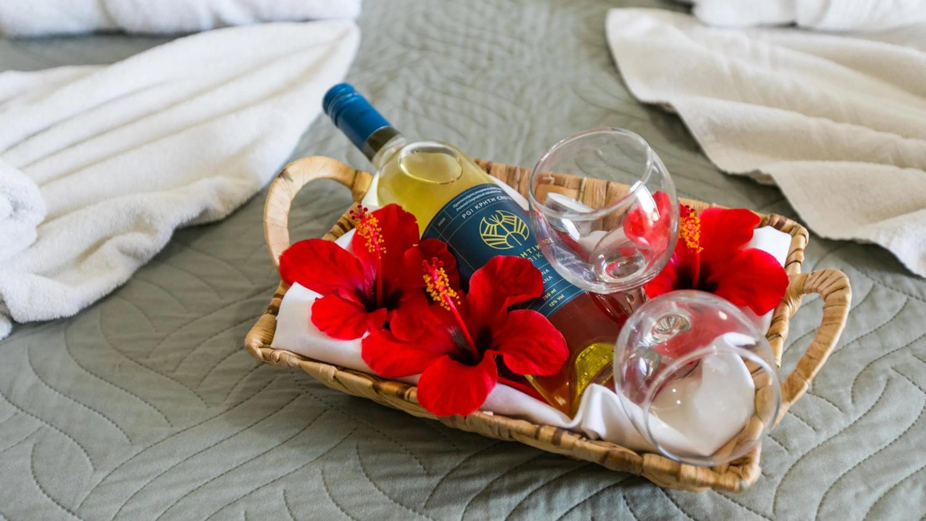 Food and drinks in Resol Hotel