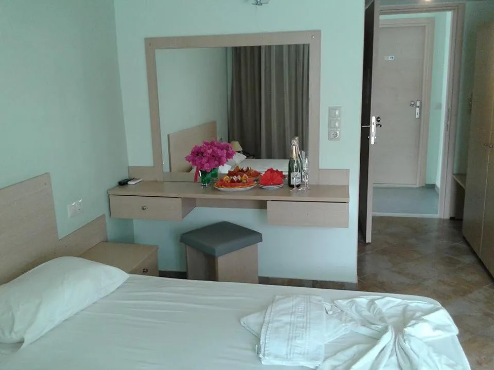 Photo of the whole room, Bed in Resol Hotel