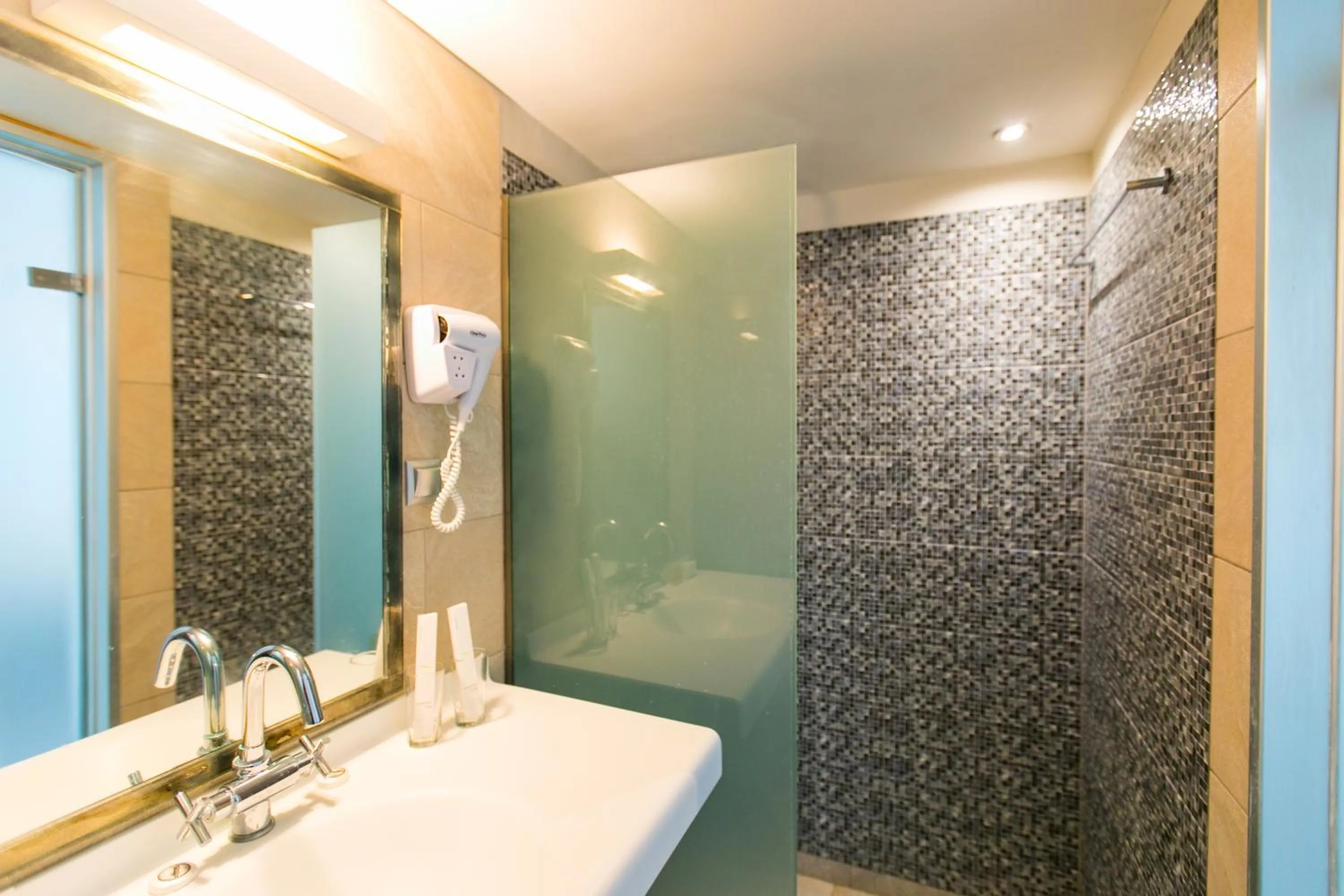 Bathroom in Resol Hotel