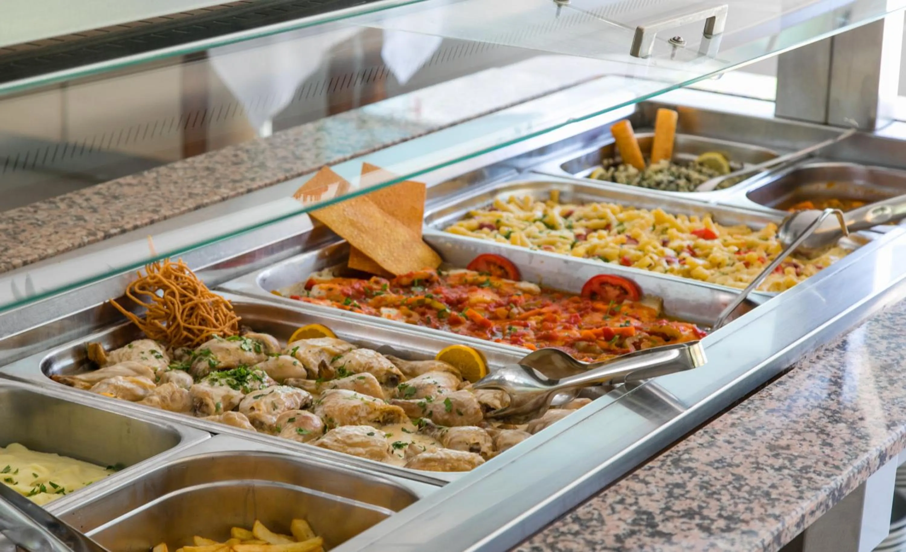 Food and drinks in Resol Hotel