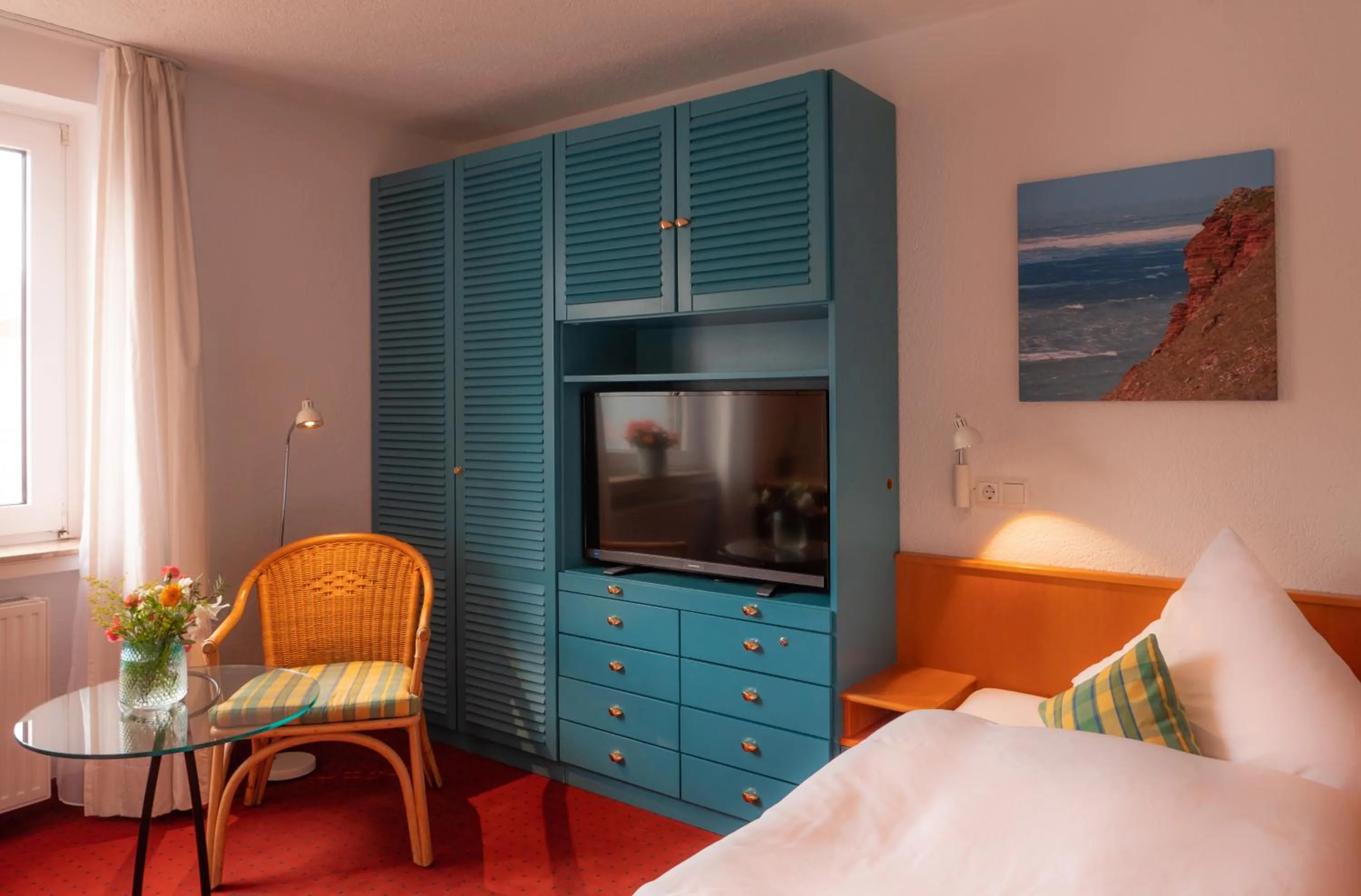 Photo of the whole room, Bed in Hanseat