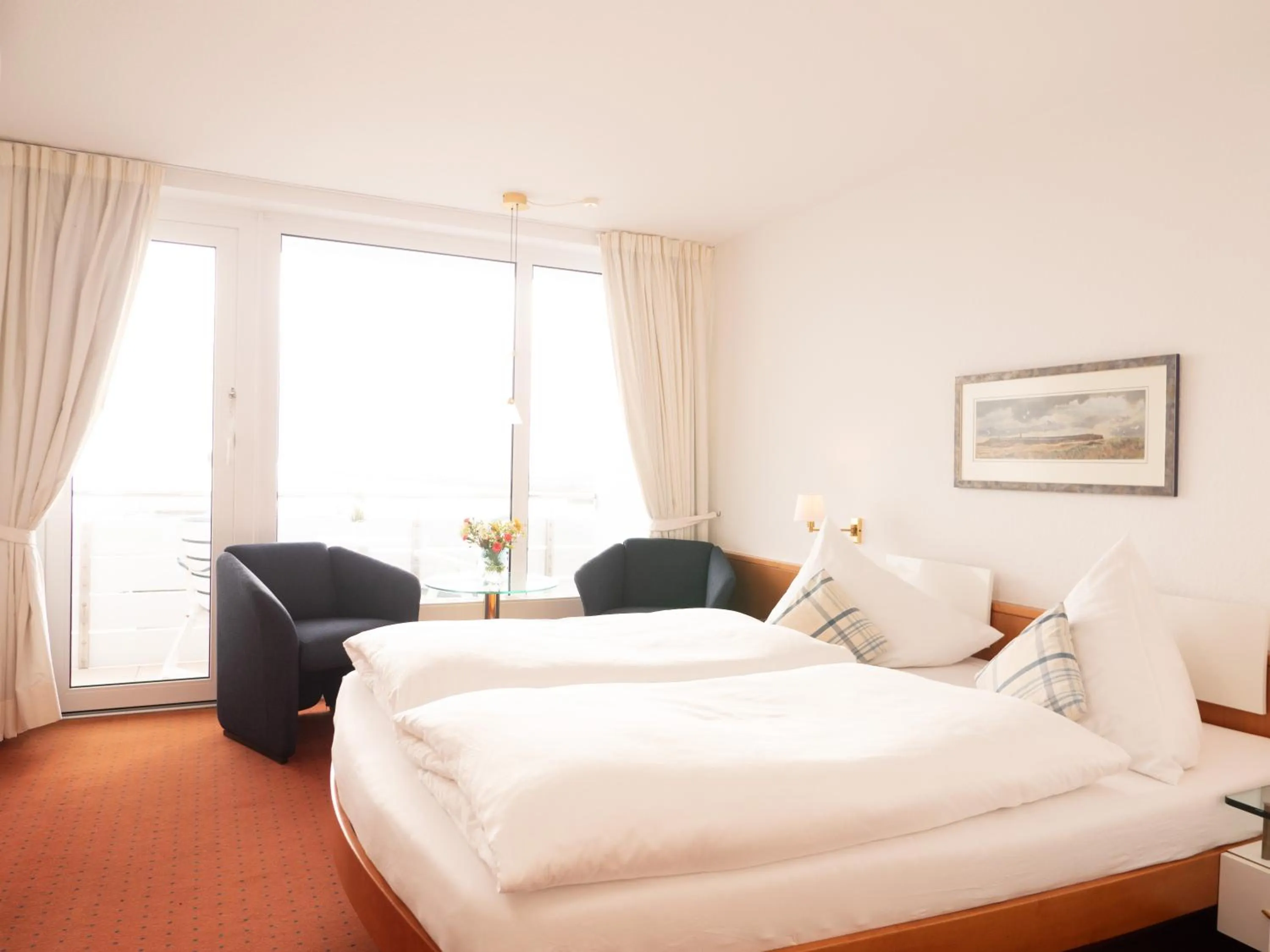 Photo of the whole room, Bed in Hanseat