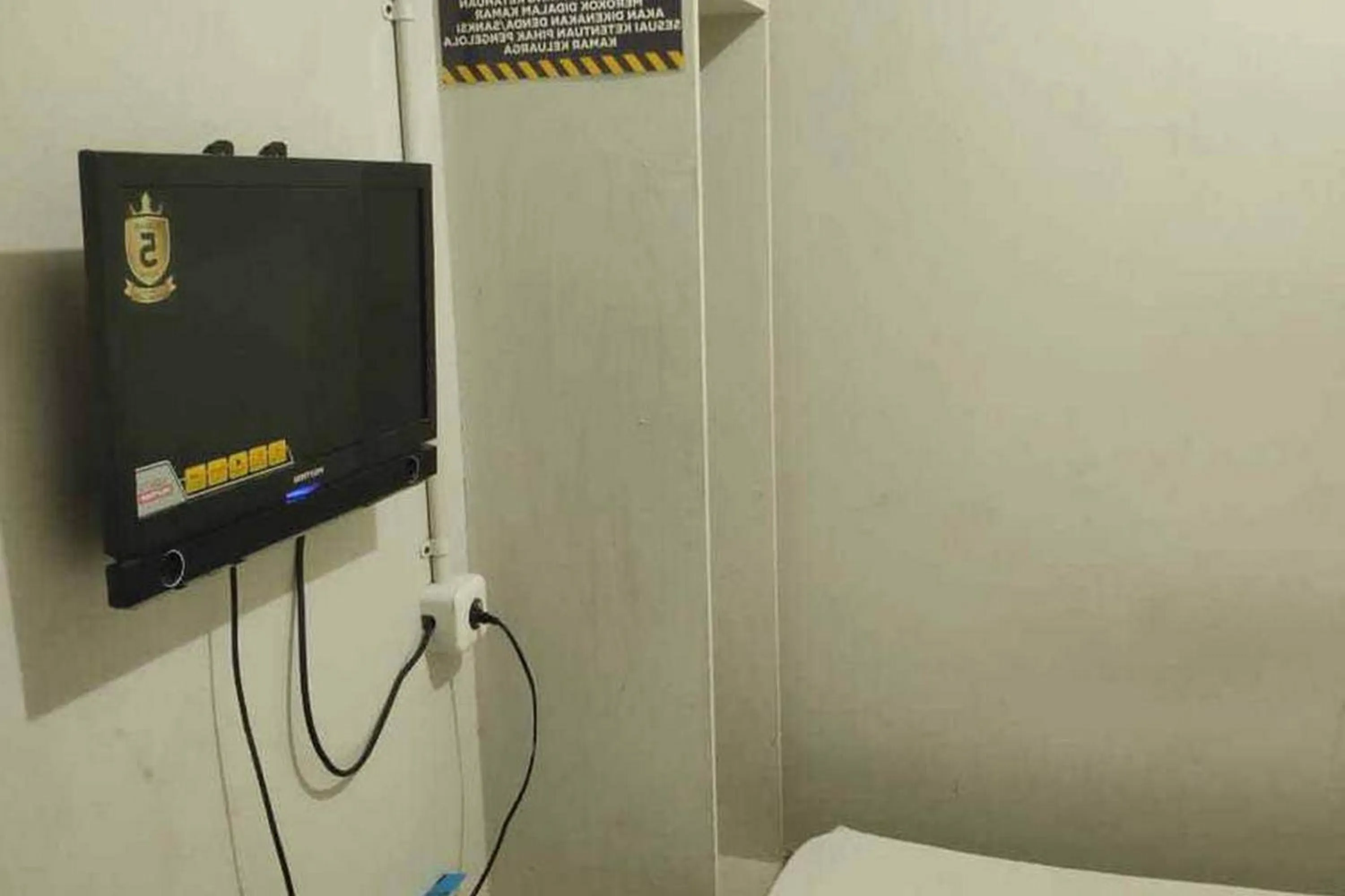 TV and multimedia in Marson Interkota Residence Mitra RedDoorz