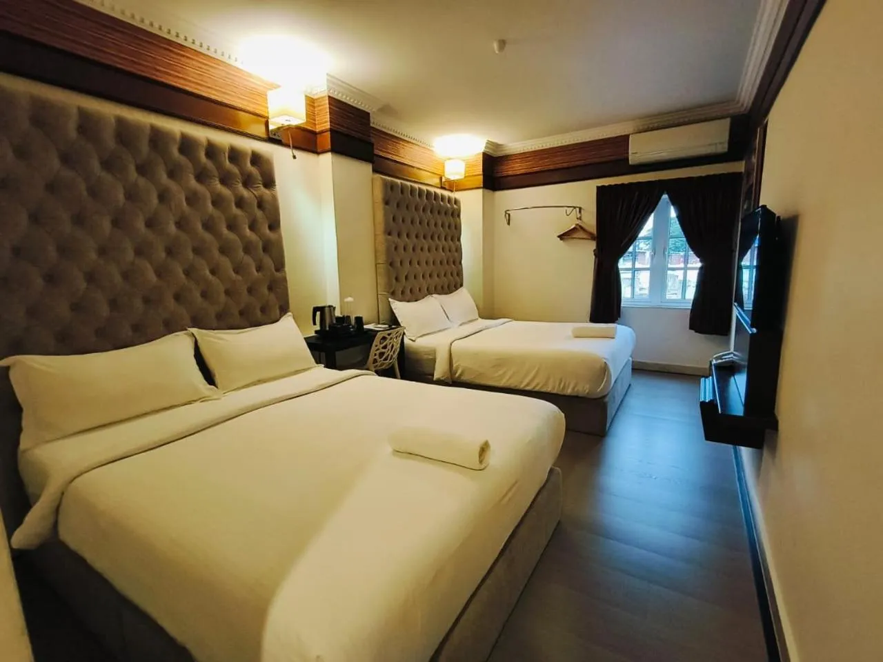 Bedroom, Bed in Seriental Hotel I check in 3pm-11pm only