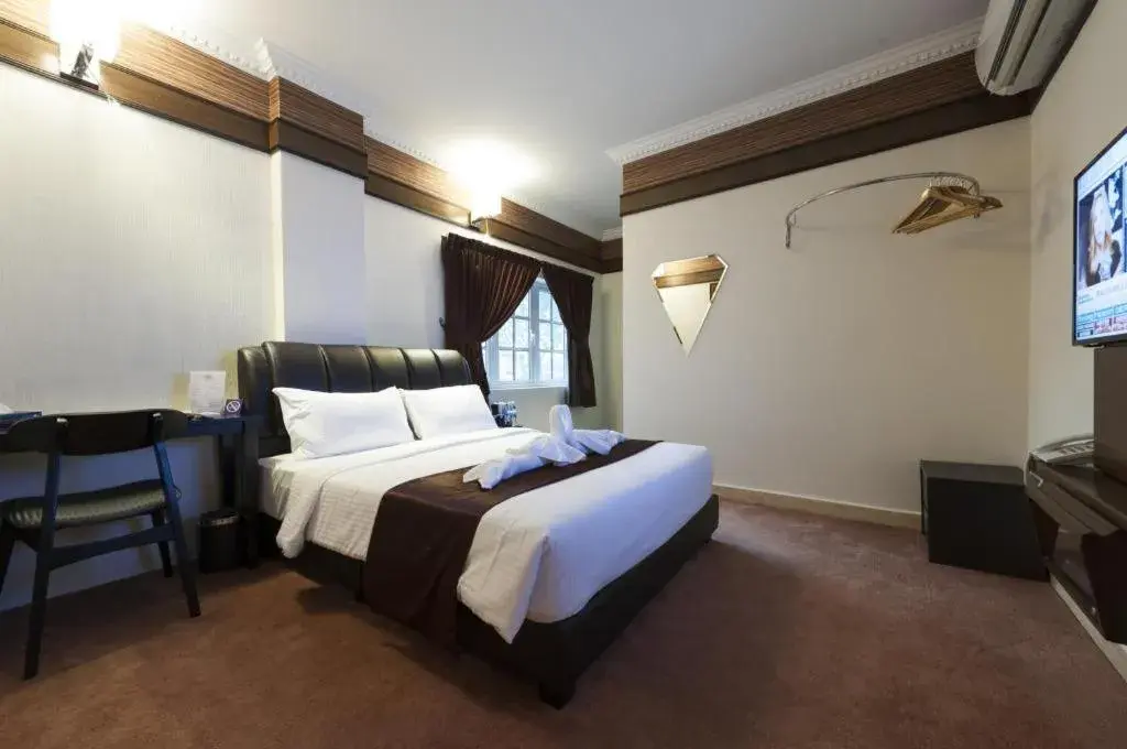 Bedroom, Bed in Seriental Hotel I check in 3pm-11pm only Bedroom, Bed in Seriental Hotel I check in 3pm-11pm only