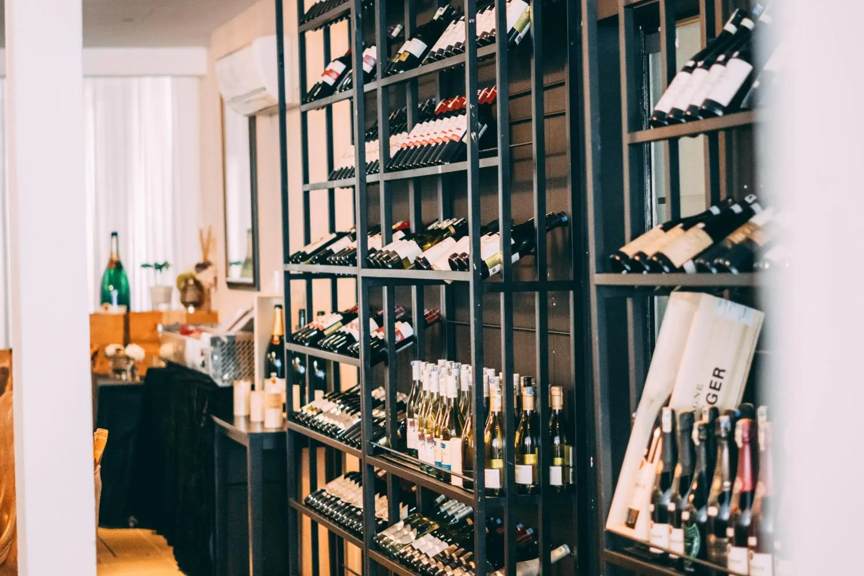 Restaurant/places to eat in Seriental Hotel I check in 3pm-11pm only Restaurant/places to eat in Seriental Hotel I check in 3pm-11pm only