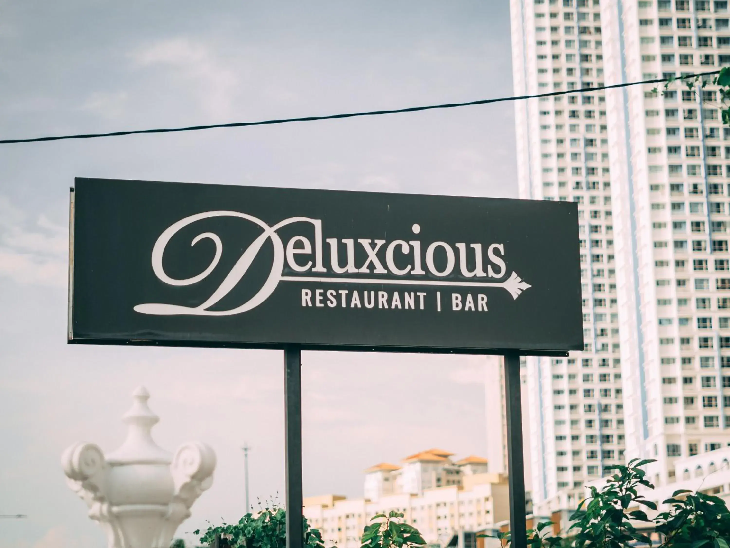 Restaurant/places to eat in Seriental Hotel I check in 3pm-11pm only Restaurant/places to eat in Seriental Hotel I check in 3pm-11pm only