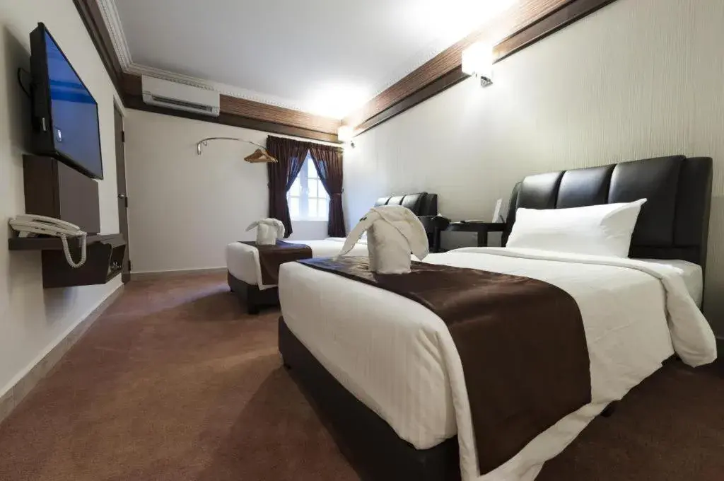 Bedroom, Bed in Seriental Hotel I check in 3pm-11pm only Bedroom, Bed in Seriental Hotel I check in 3pm-11pm only