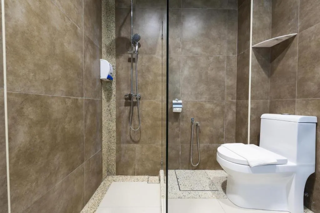 Bathroom in Seriental Hotel I check in 3pm-11pm only