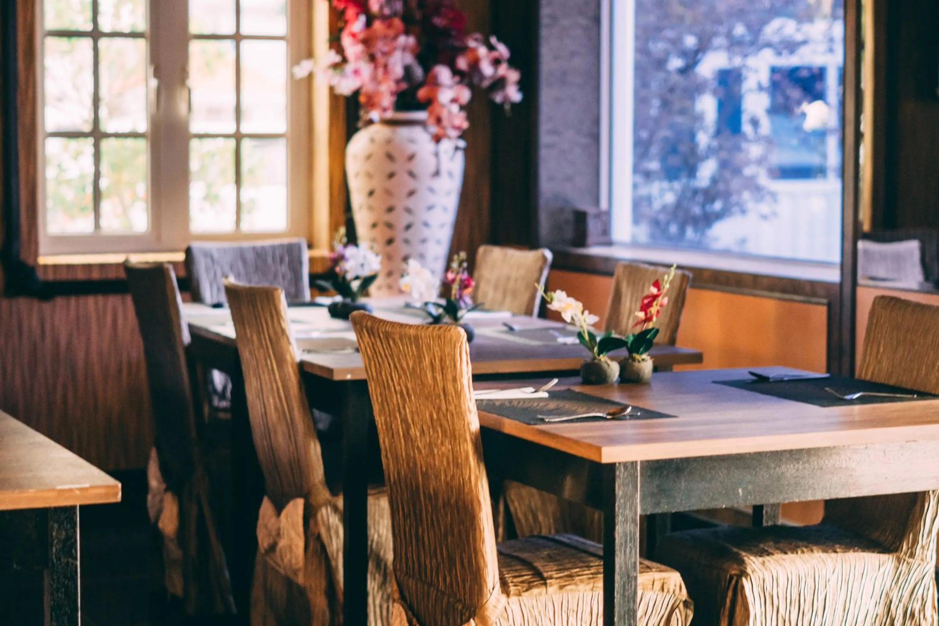 Restaurant/places to eat in Seriental Hotel I check in 3pm-11pm only