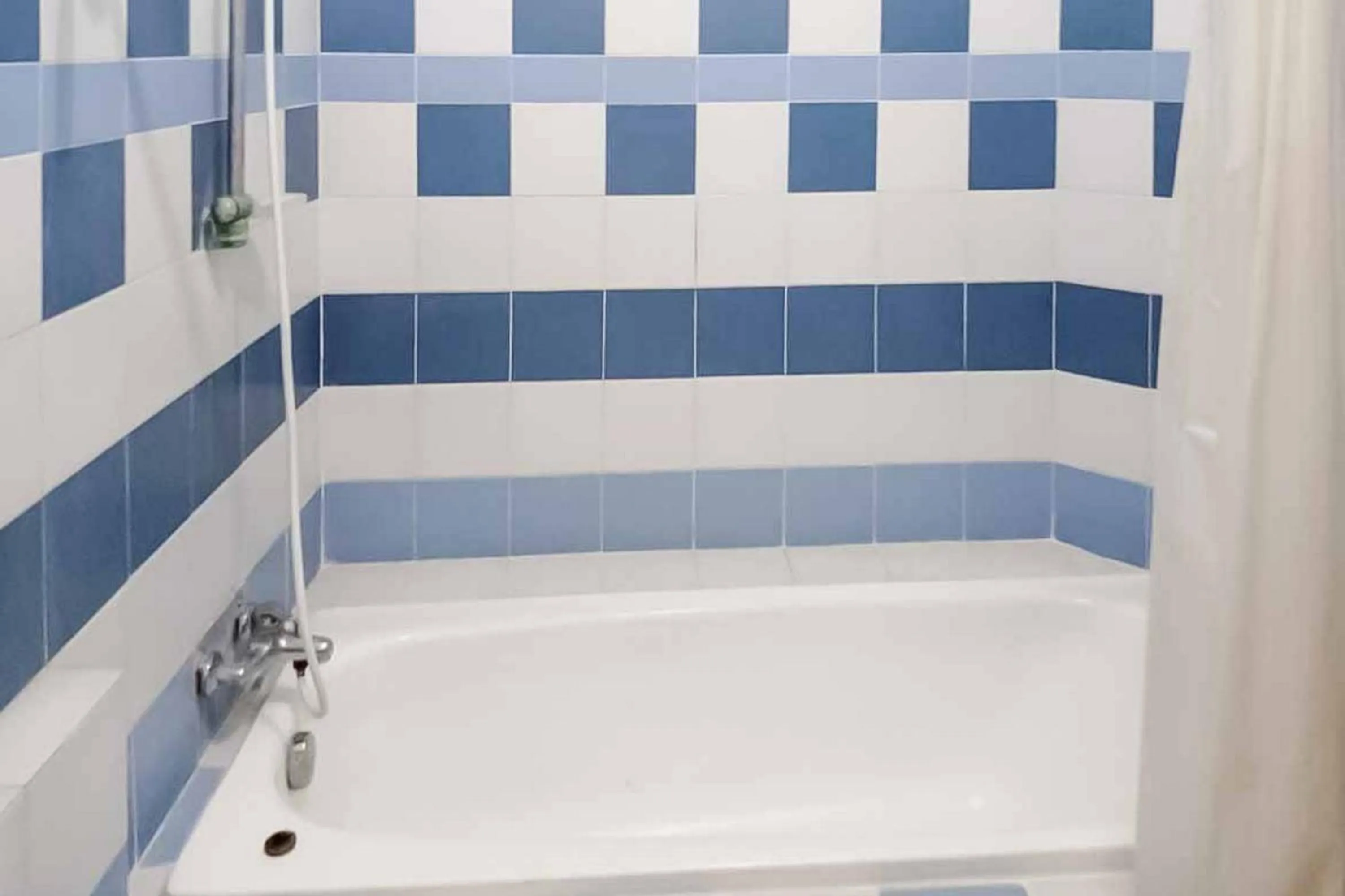 RedDoorz Plus near Tugu Mercusuar Anyer