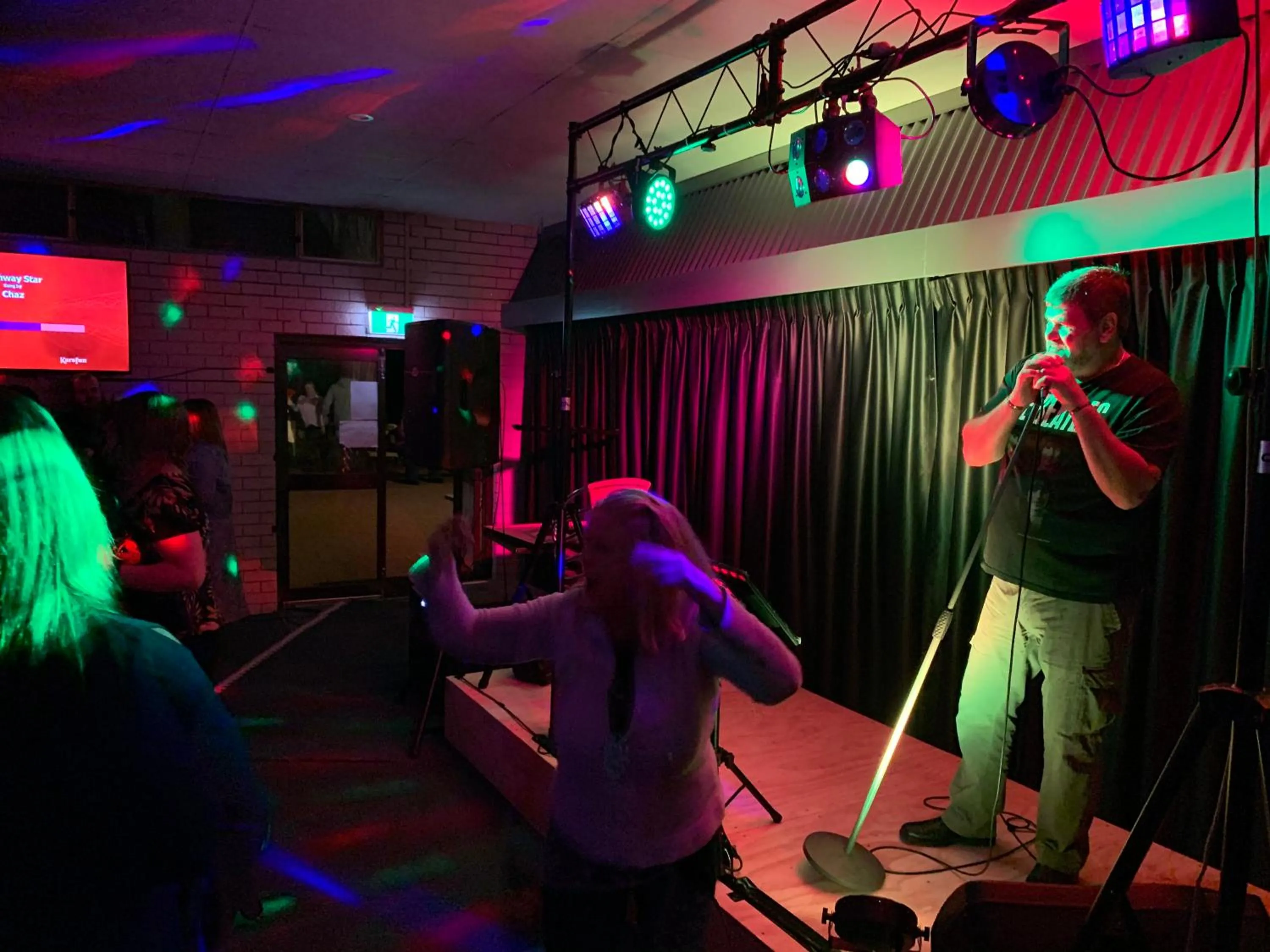 Evening entertainment in Donnybrook Hotel WA