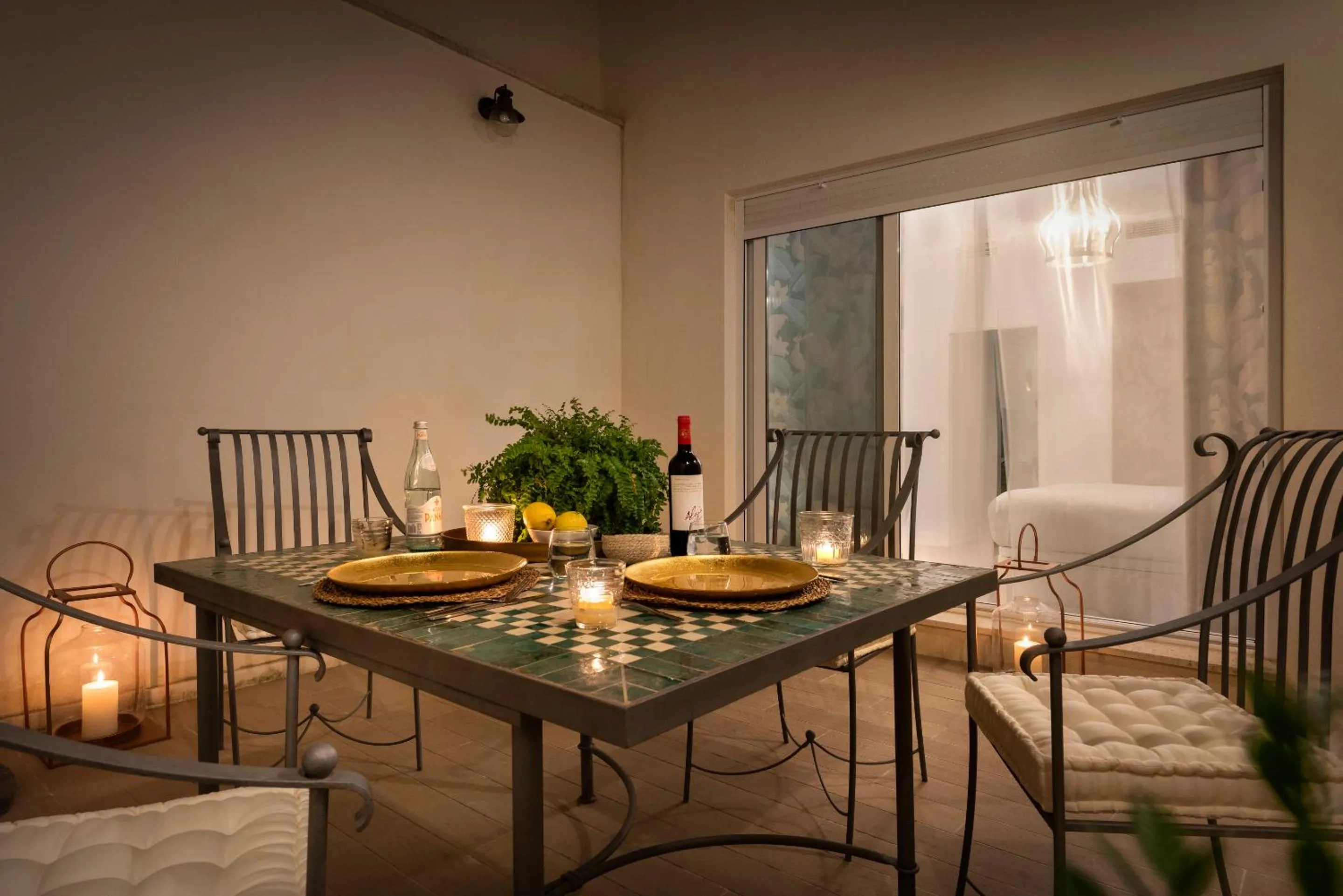 Patio in Casa Triana 1888 Suites by Época