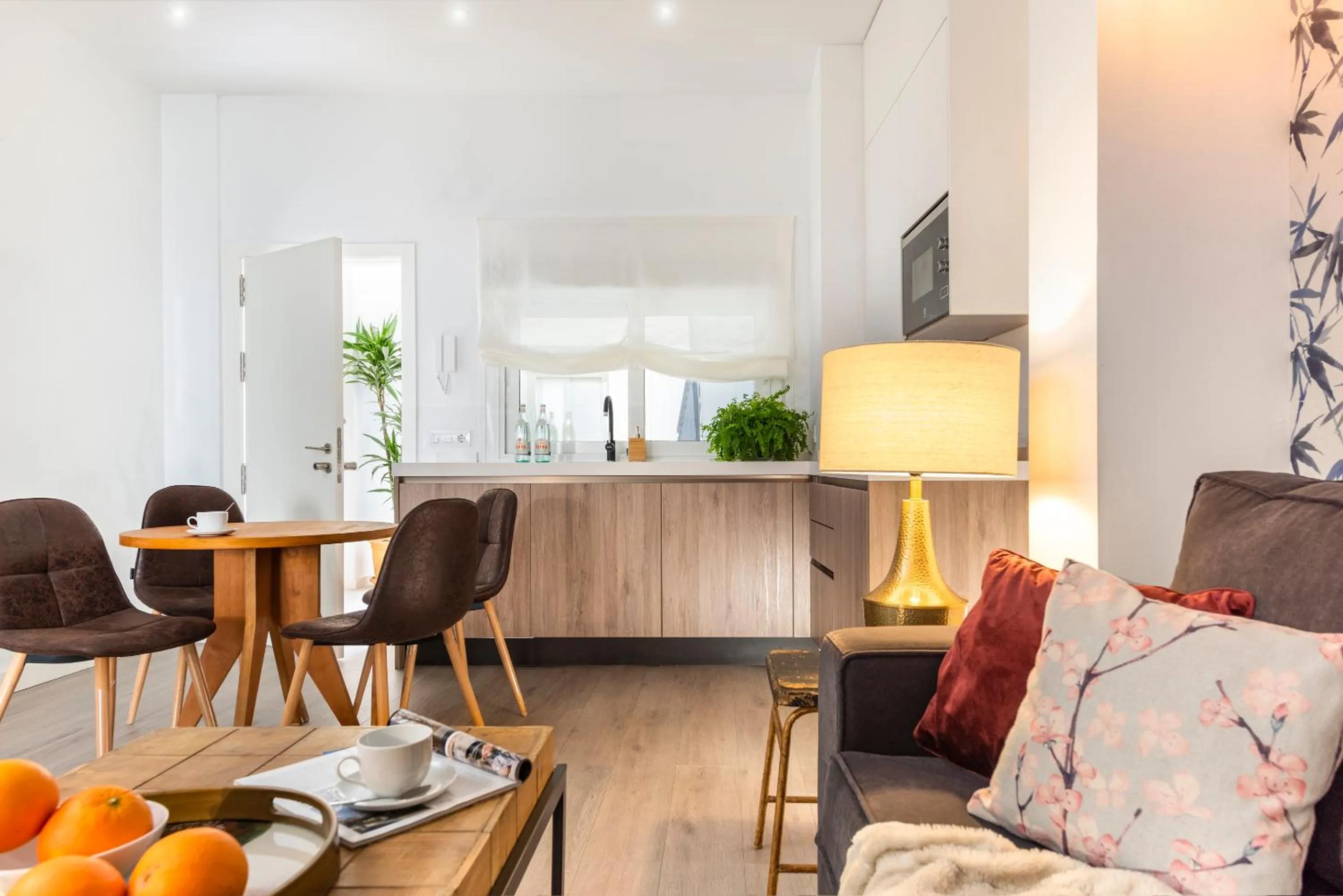 Kitchen or kitchenette in Casa Triana 1888 Suites by Época