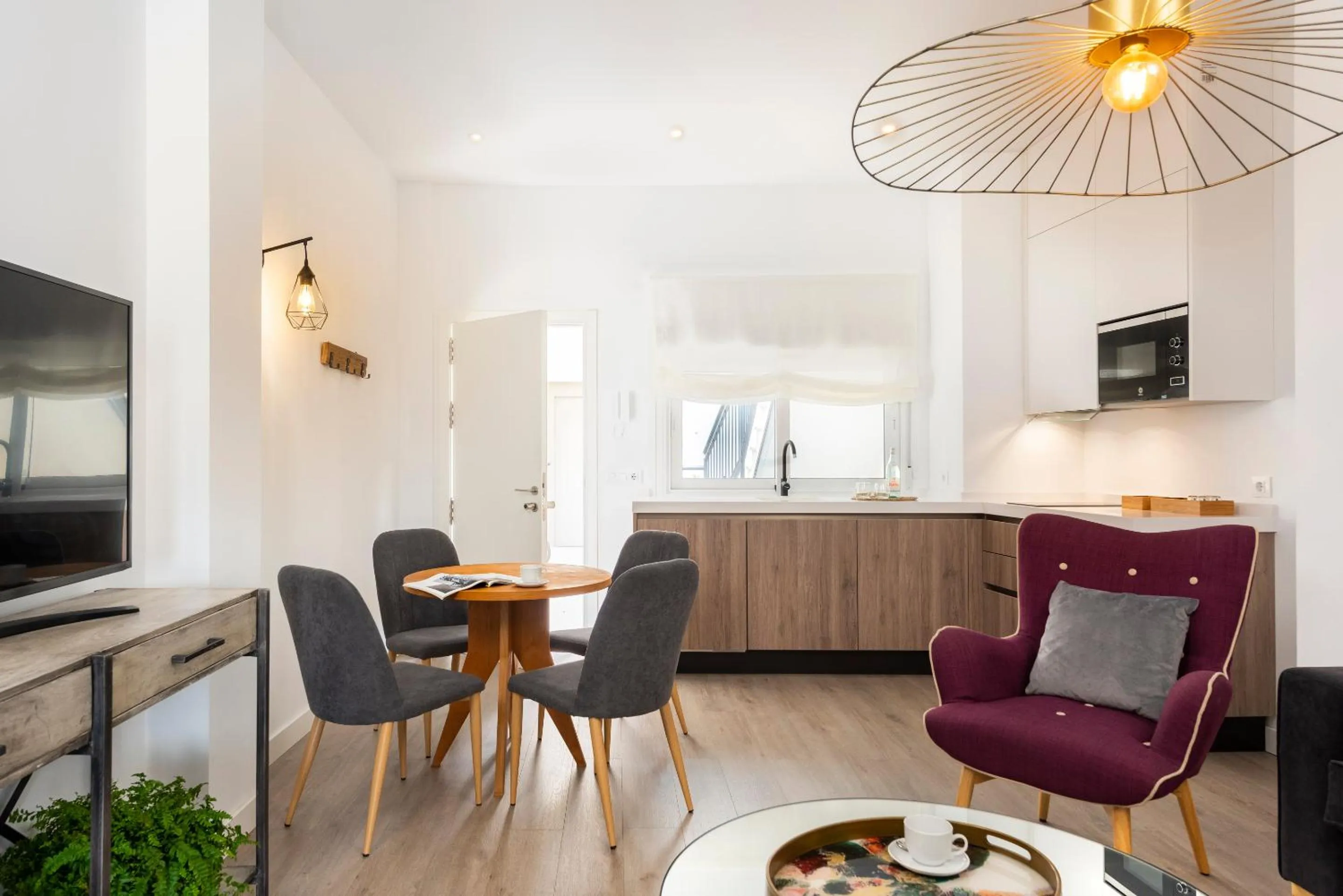 Kitchen or kitchenette in Casa Triana 1888 Suites by Época