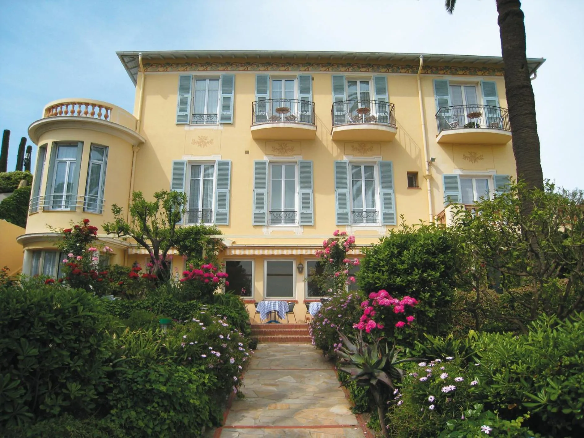 Property building in Hôtel de Charme Brise Marine