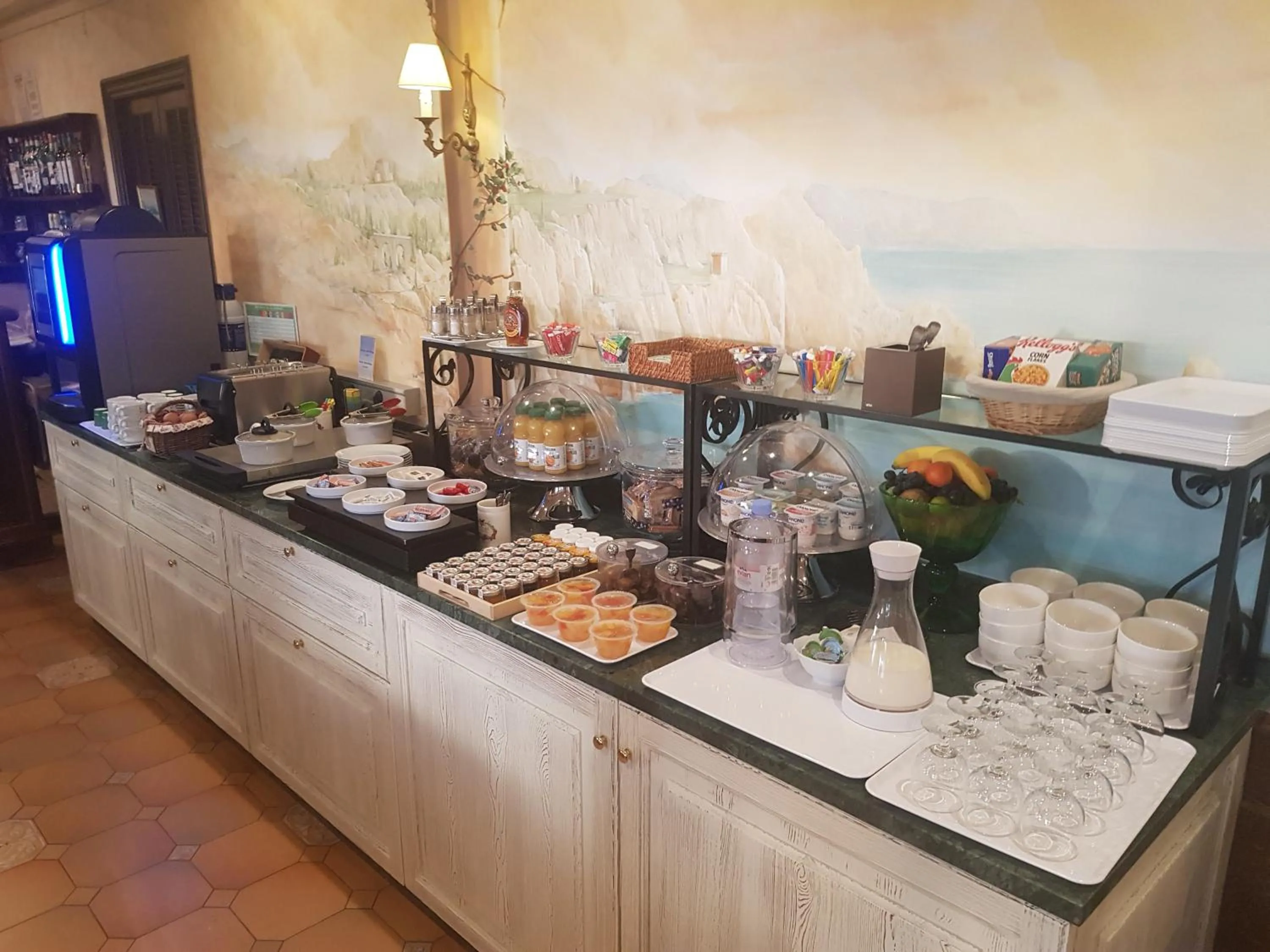 Buffet breakfast in Hôtel de Charme Brise Marine