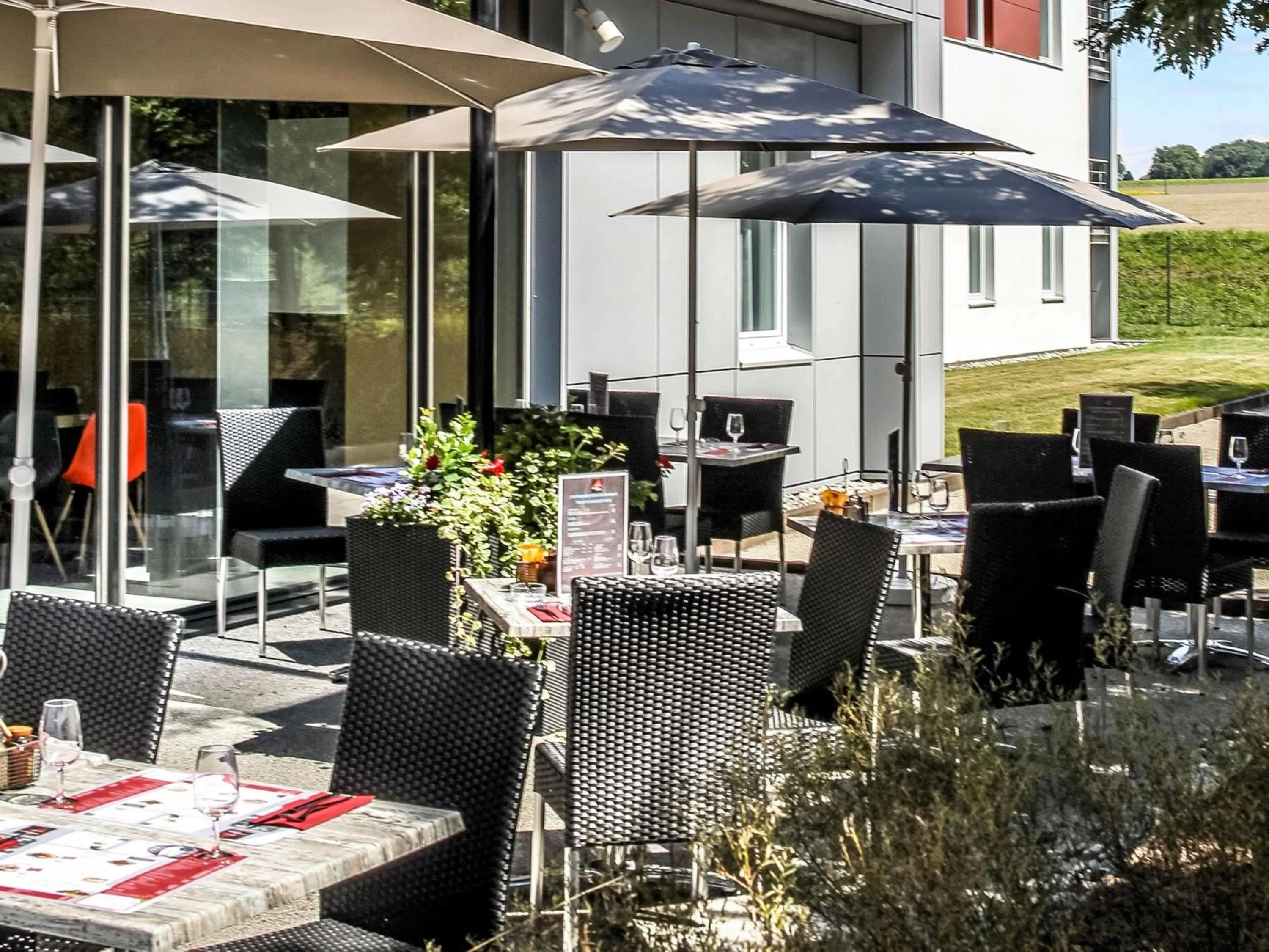 Restaurant/places to eat in Ibis Saint-Genis-Pouilly Genève