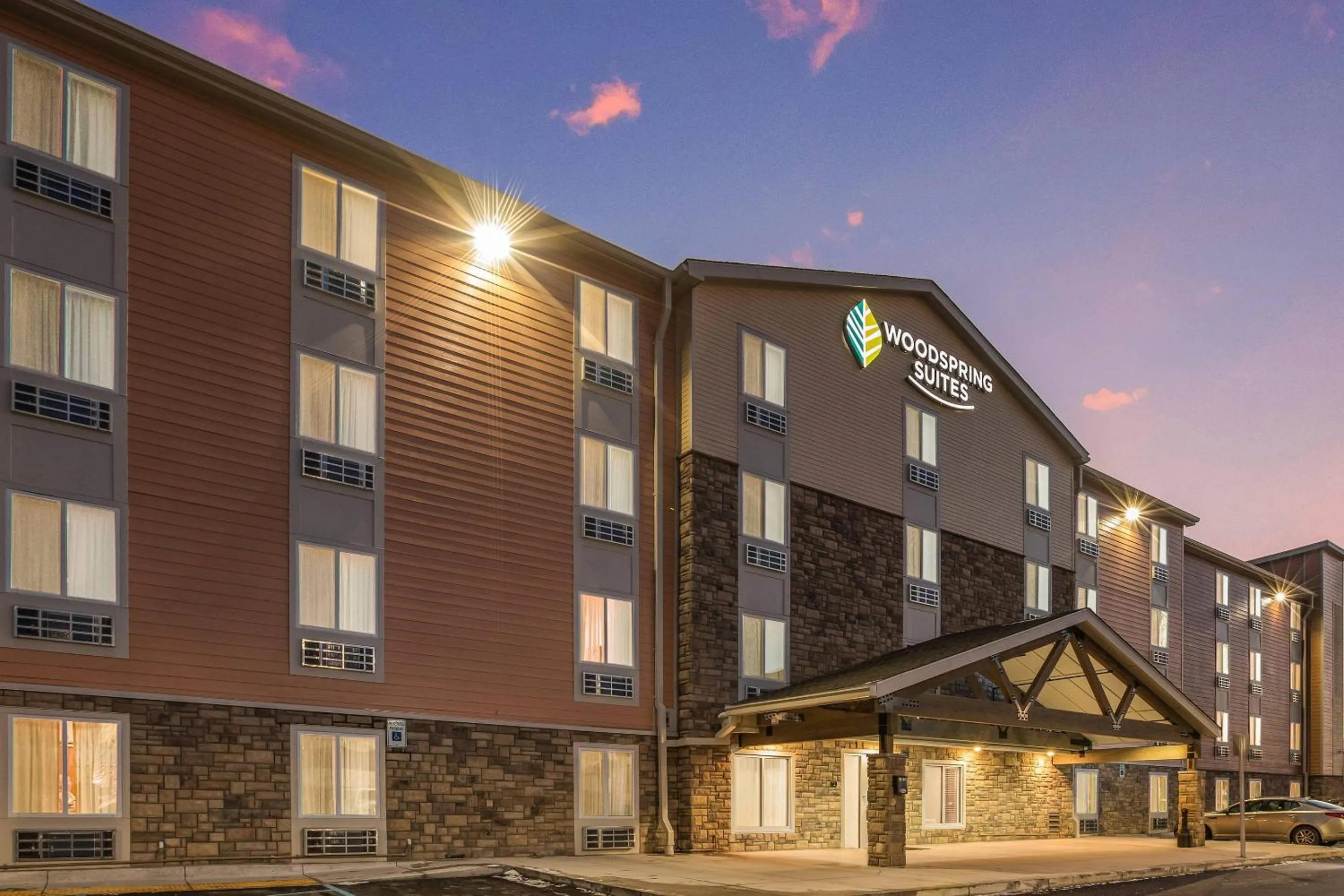 Property building in WoodSpring Suites Novi Farmington