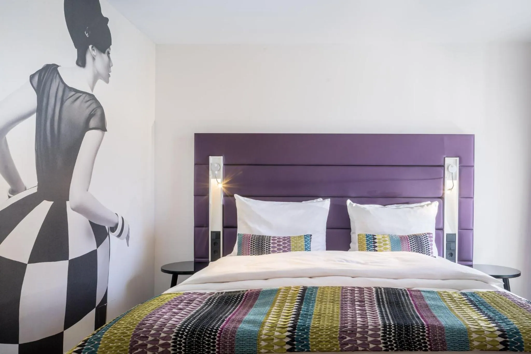 Photo of the whole room, Bed in Hotel Indigo - Dusseldorf - Victoriaplatz by IHG