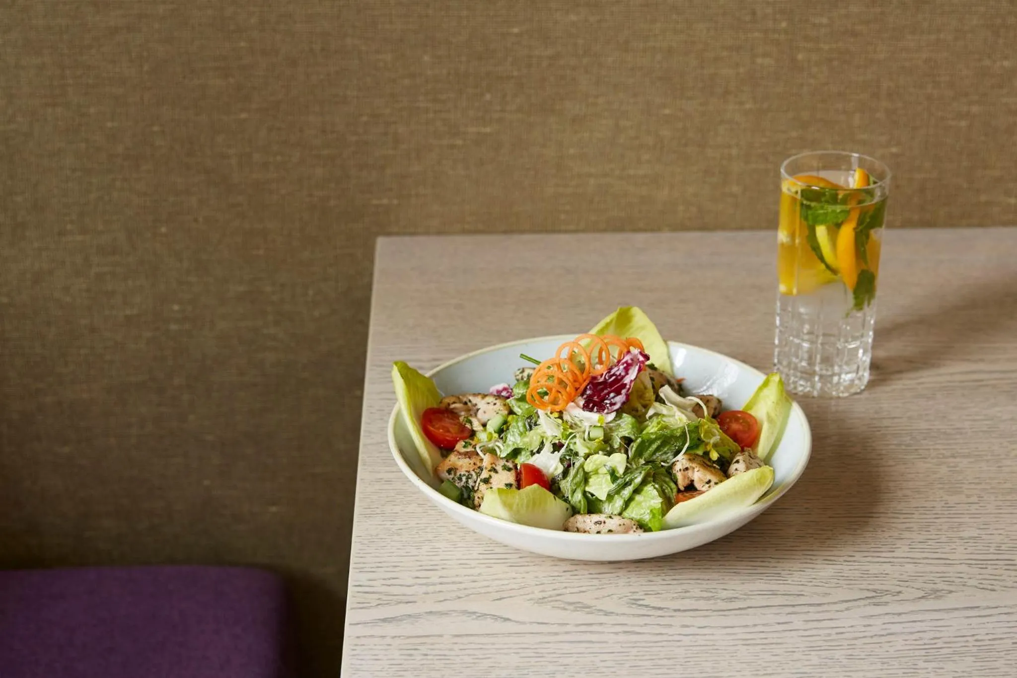 Restaurant/places to eat in Hotel Indigo - Dusseldorf - Victoriaplatz by IHG