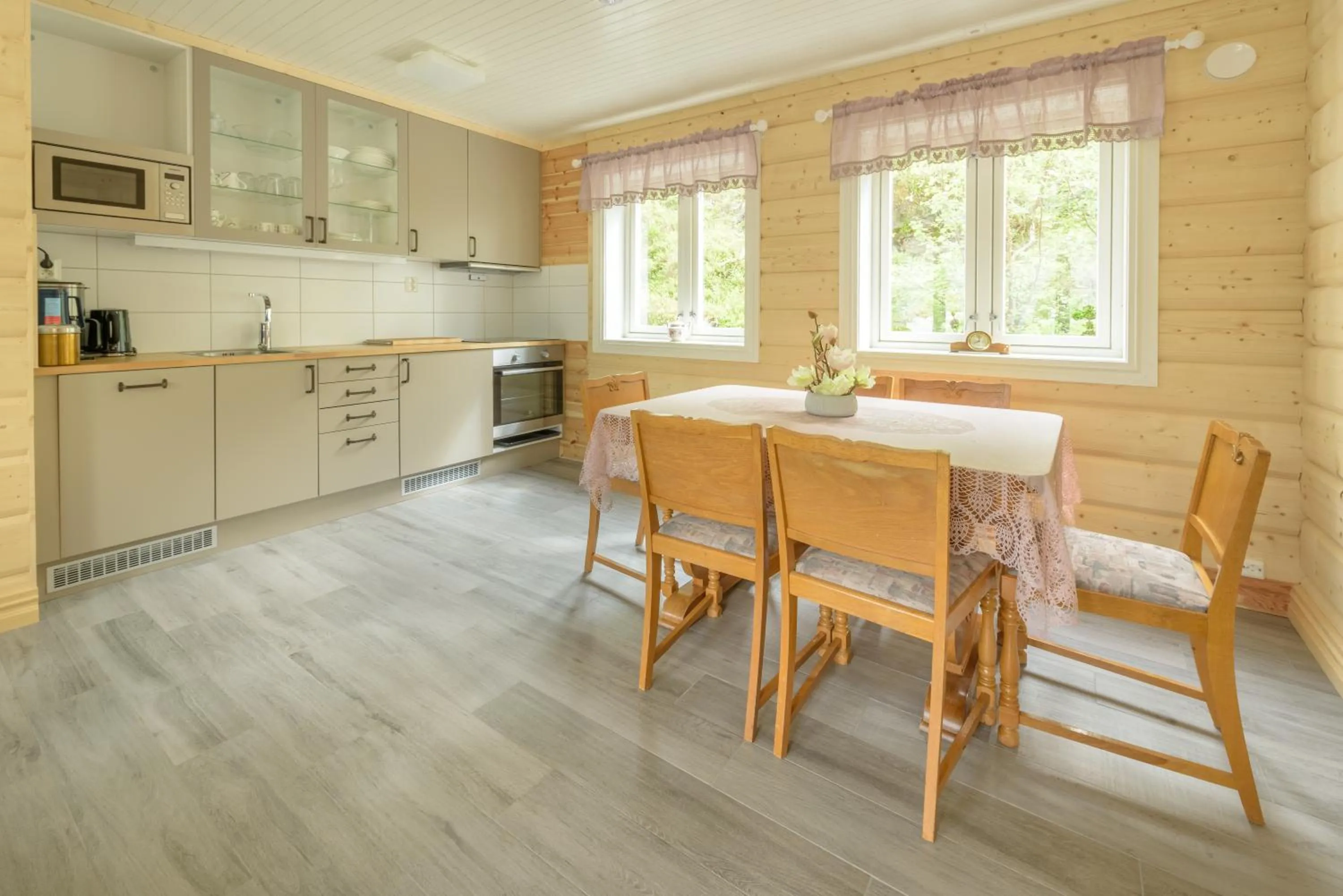 Kitchen or kitchenette in Kabelvåg Feriehus & Camping