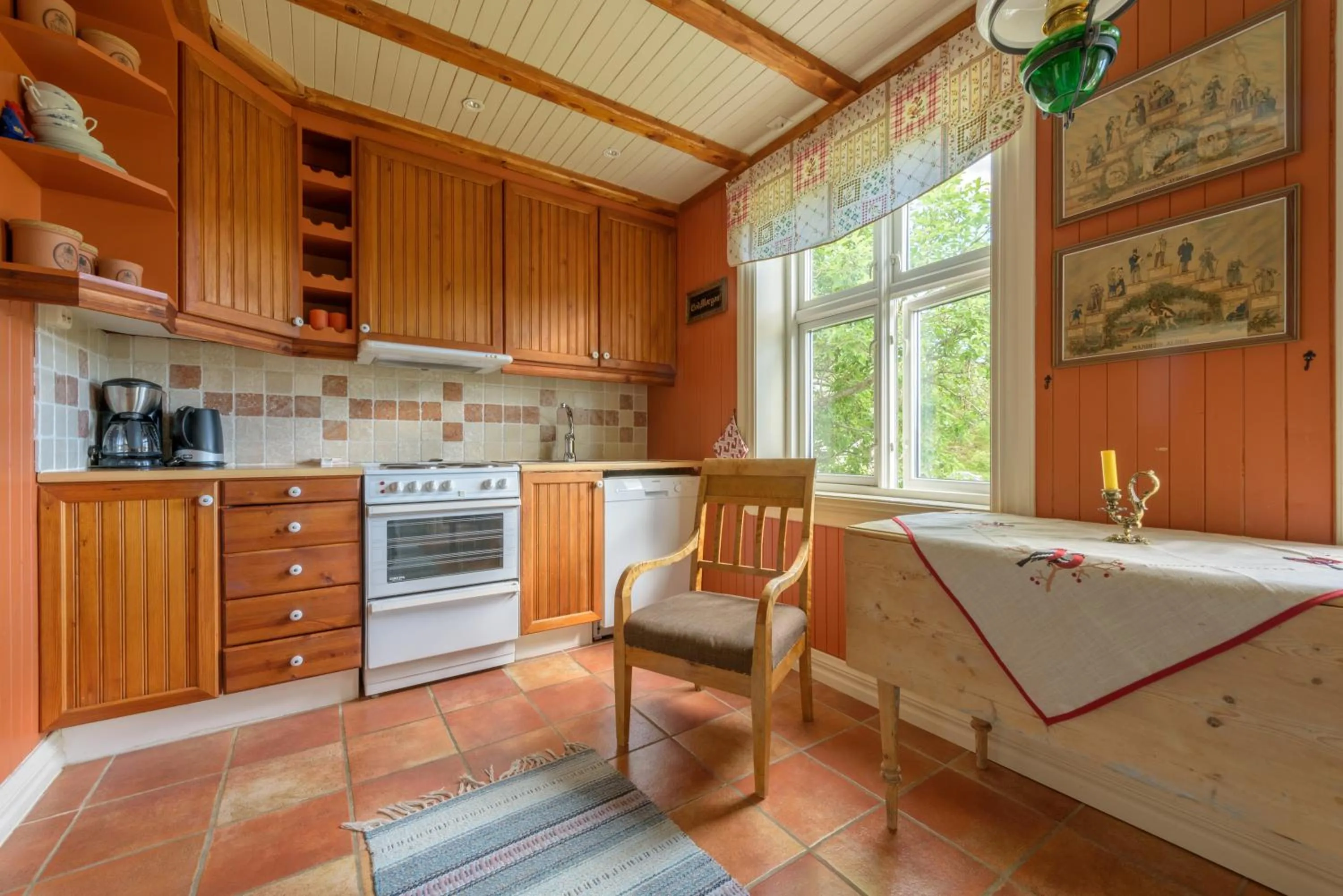 Kitchen or kitchenette in Kabelvåg Feriehus & Camping